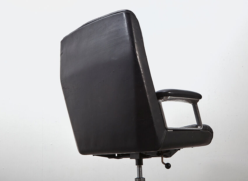Osvaldo Borsani P126 Highback office chair for Tecno Italy 1960s
