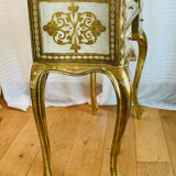 Venetian dresser from the 1960s/70s in carved wood with floral motifs.