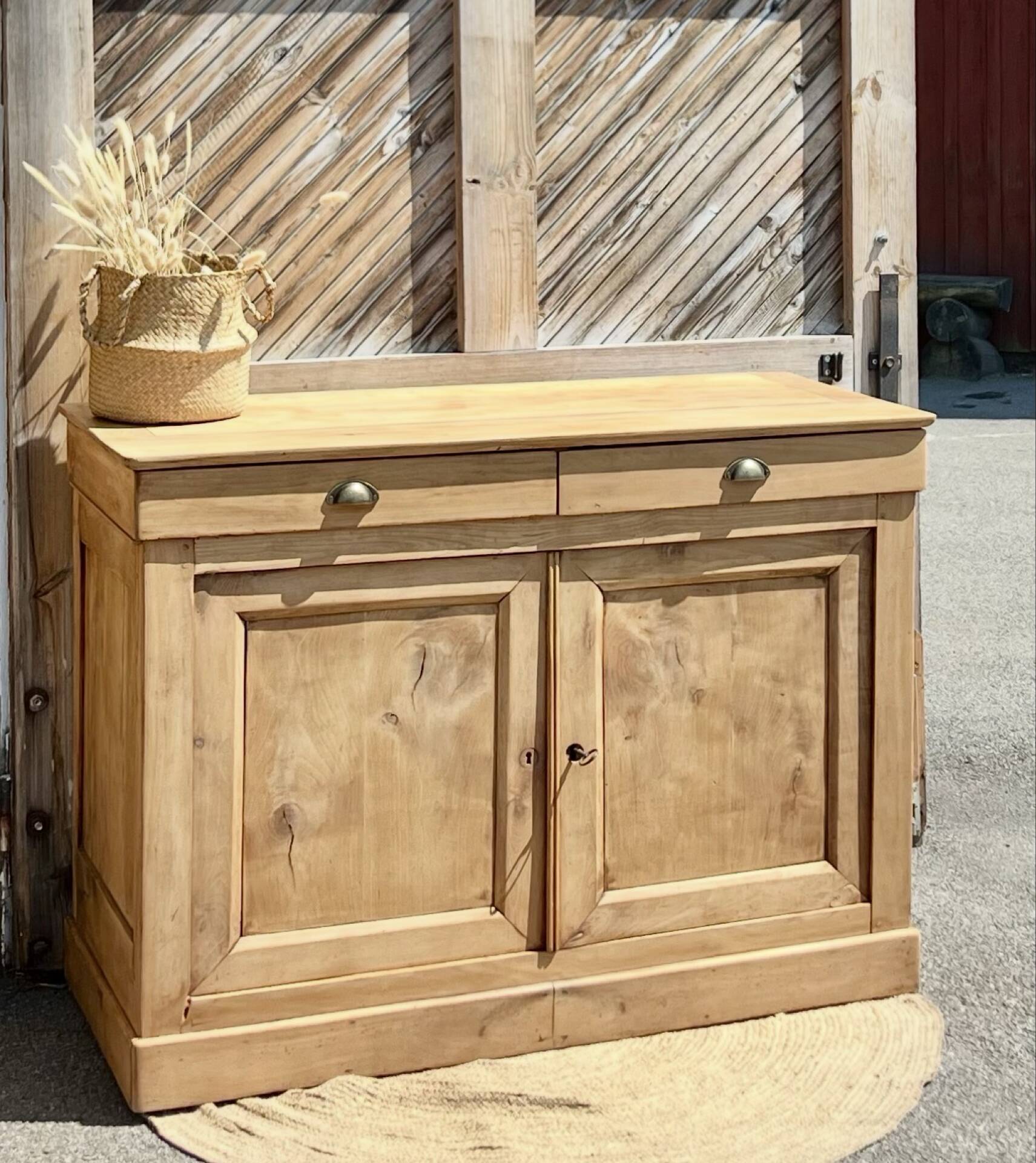 Old buffet with 2 drawers in raw solid wood, country chic.