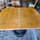 Table industrielle en fer et bois