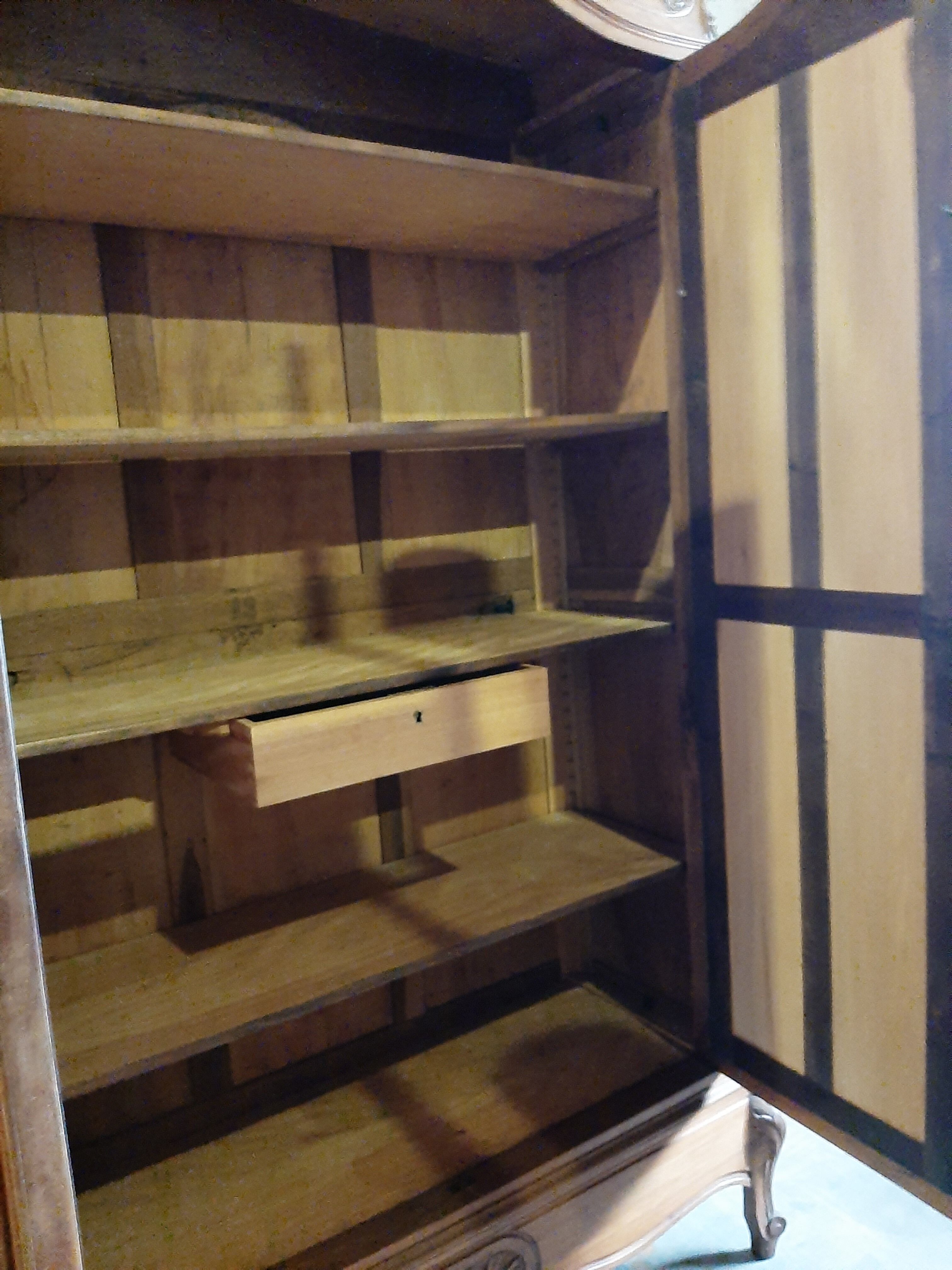 Three-bedroom louis XV-style cupboard with biseauté ice