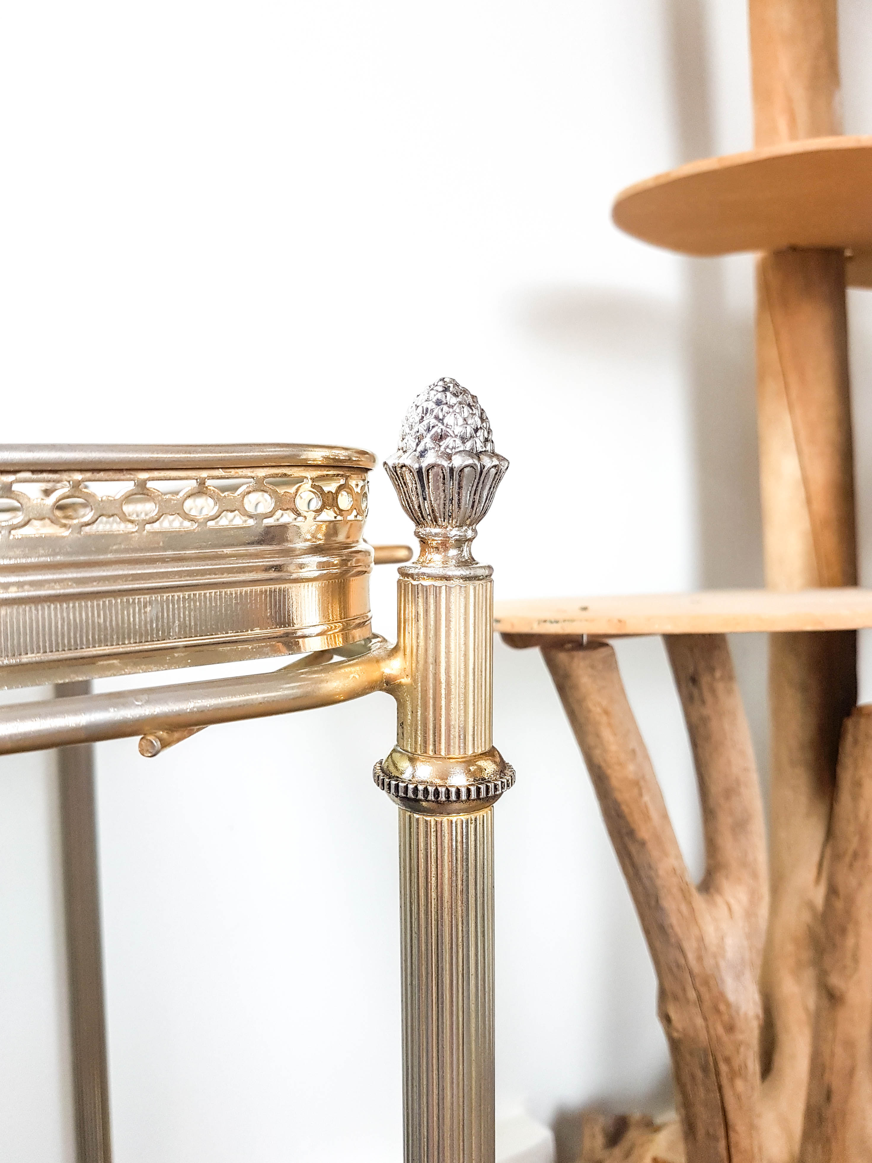 Golden neoclassical dessert