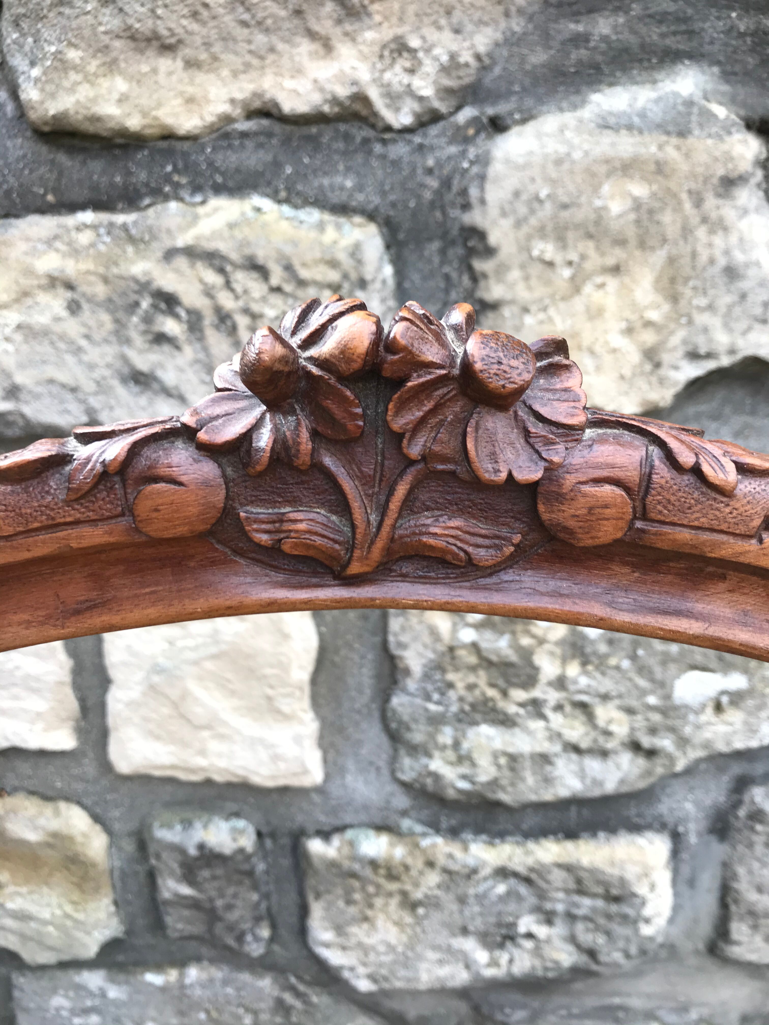Pair of Louis XV-style bedroom chairs