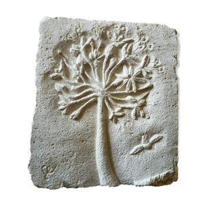 Diptyque, les oignons en bas-relief,