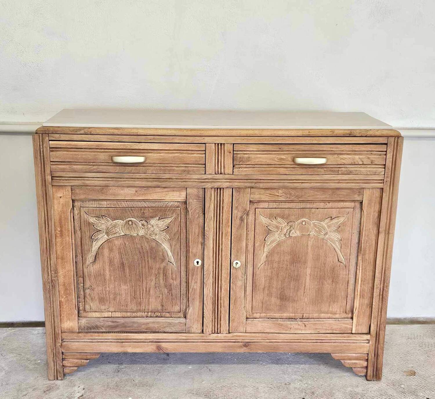 Buffet parisien art deco