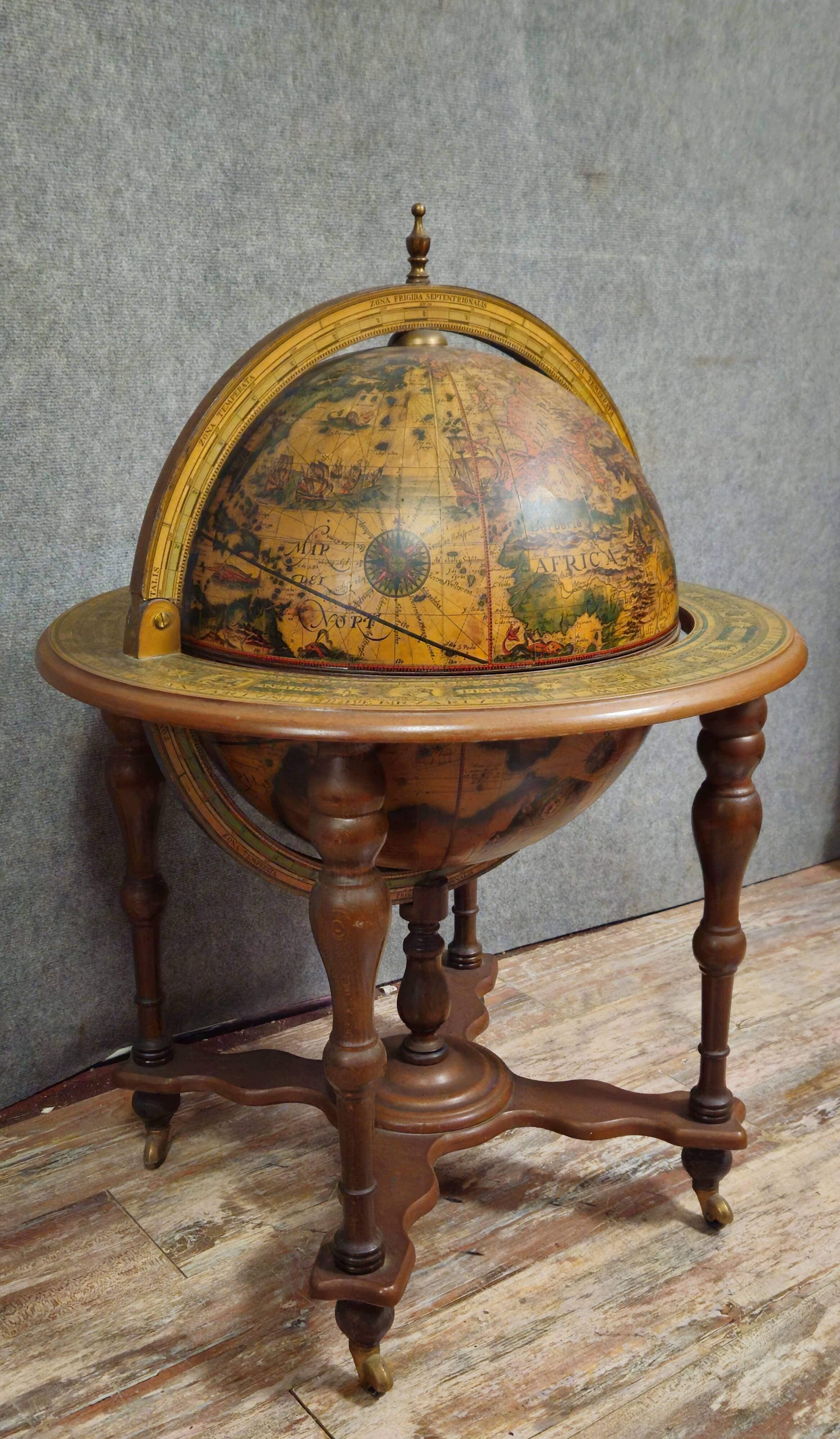 World map / standing globe bar, decorative work with an antique inspiration.