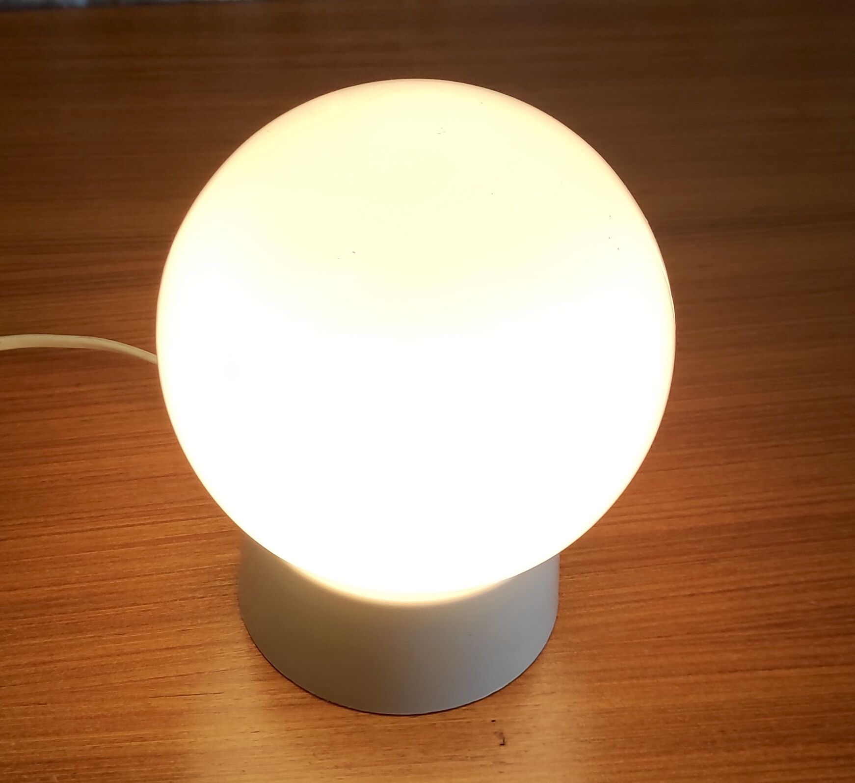 Table lamp white glass globe – 60s/70s