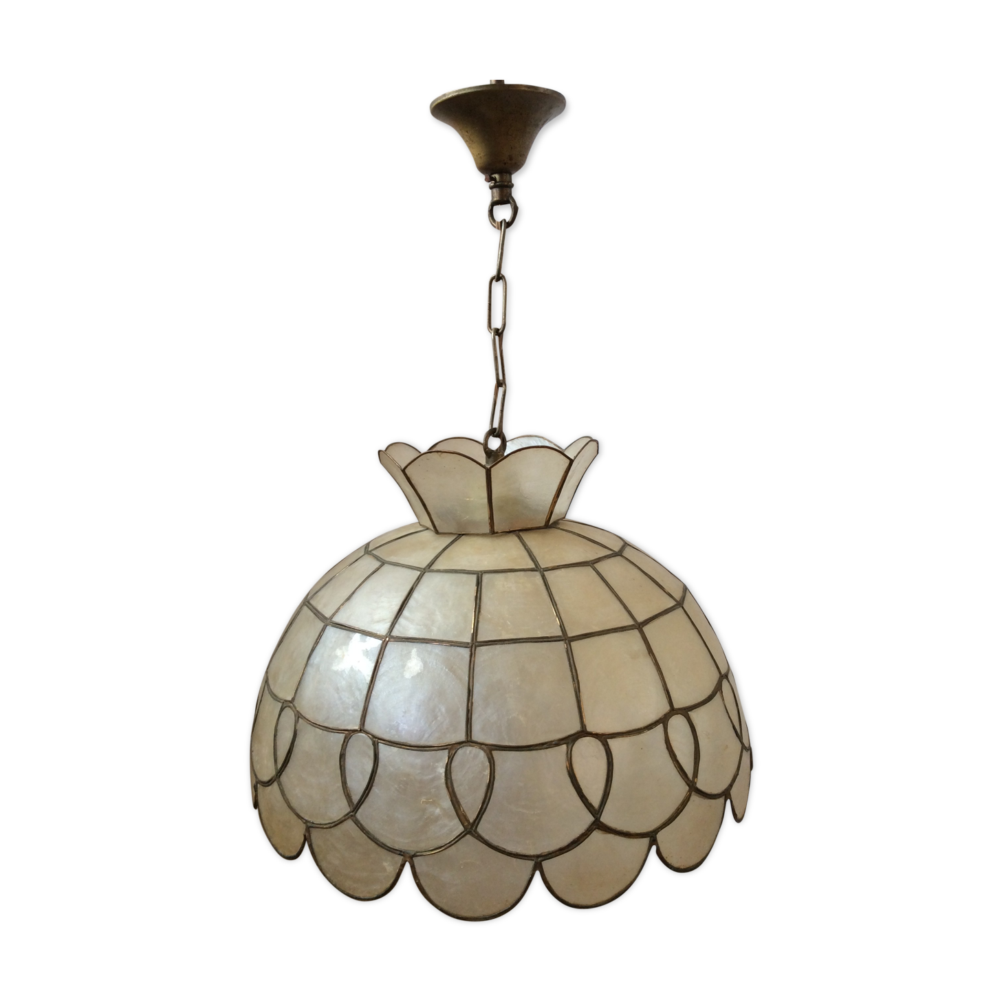 Vintage mother-of-pearl suspension