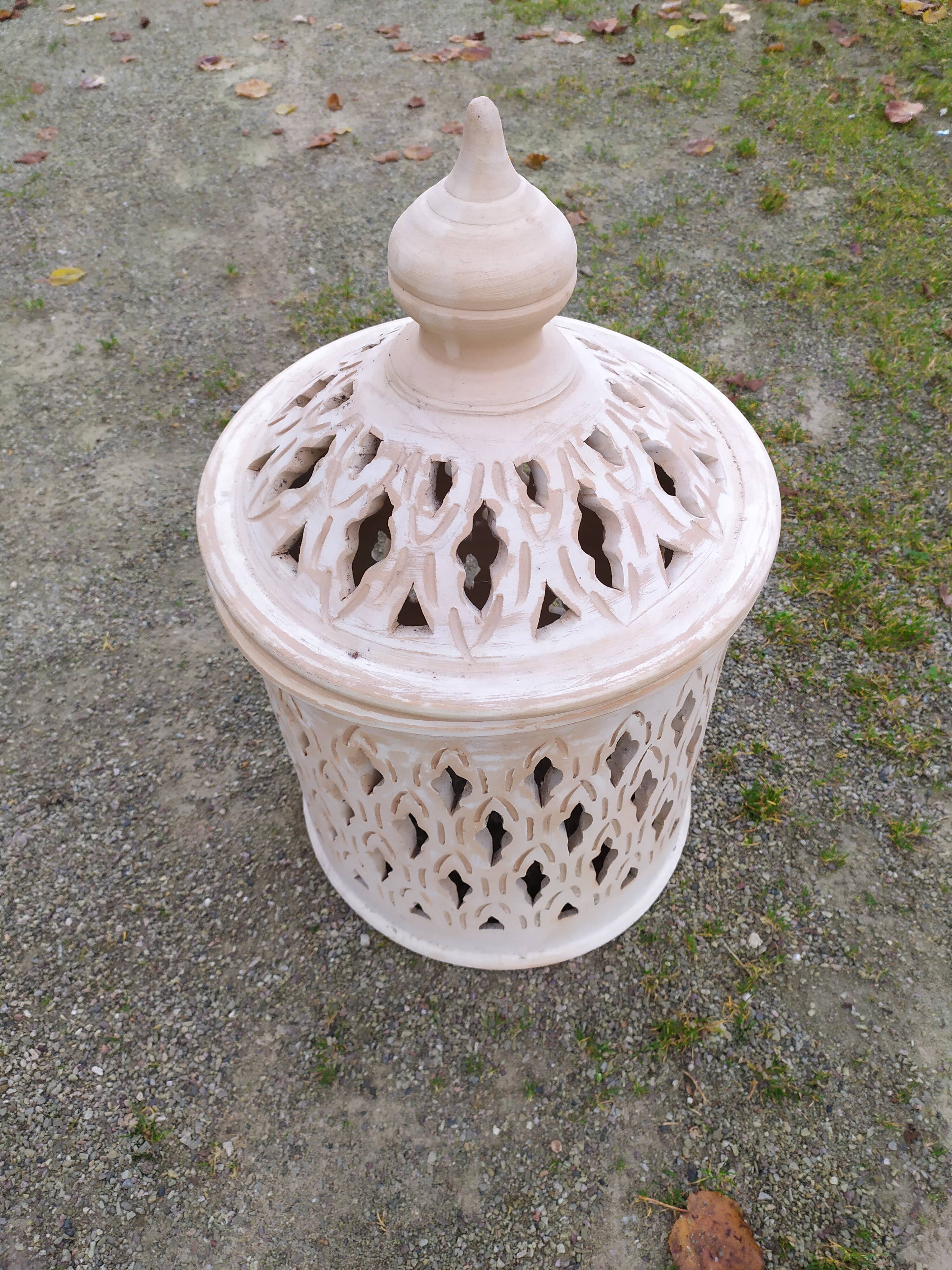 Poterie marocaine , lanterne , terre cuite
