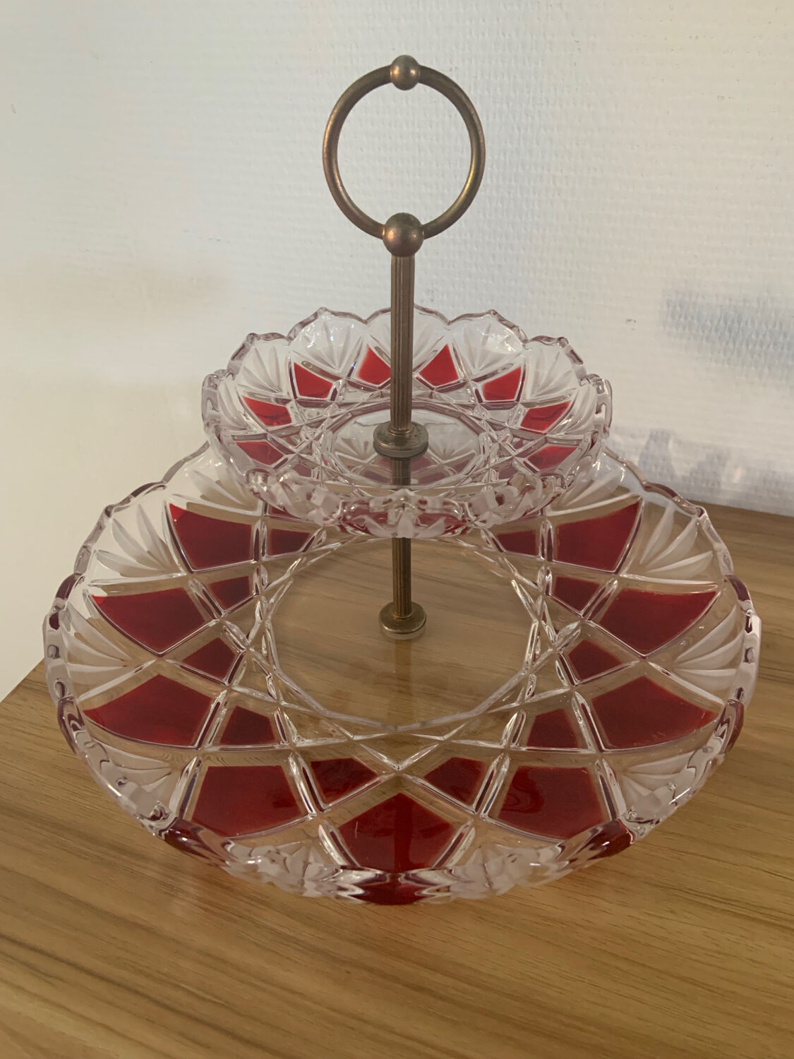 Old crystal cake display