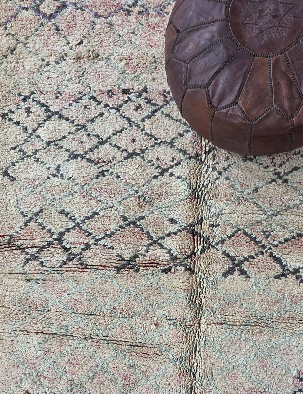 Vintage Berber Rug - 230 x 154 cm