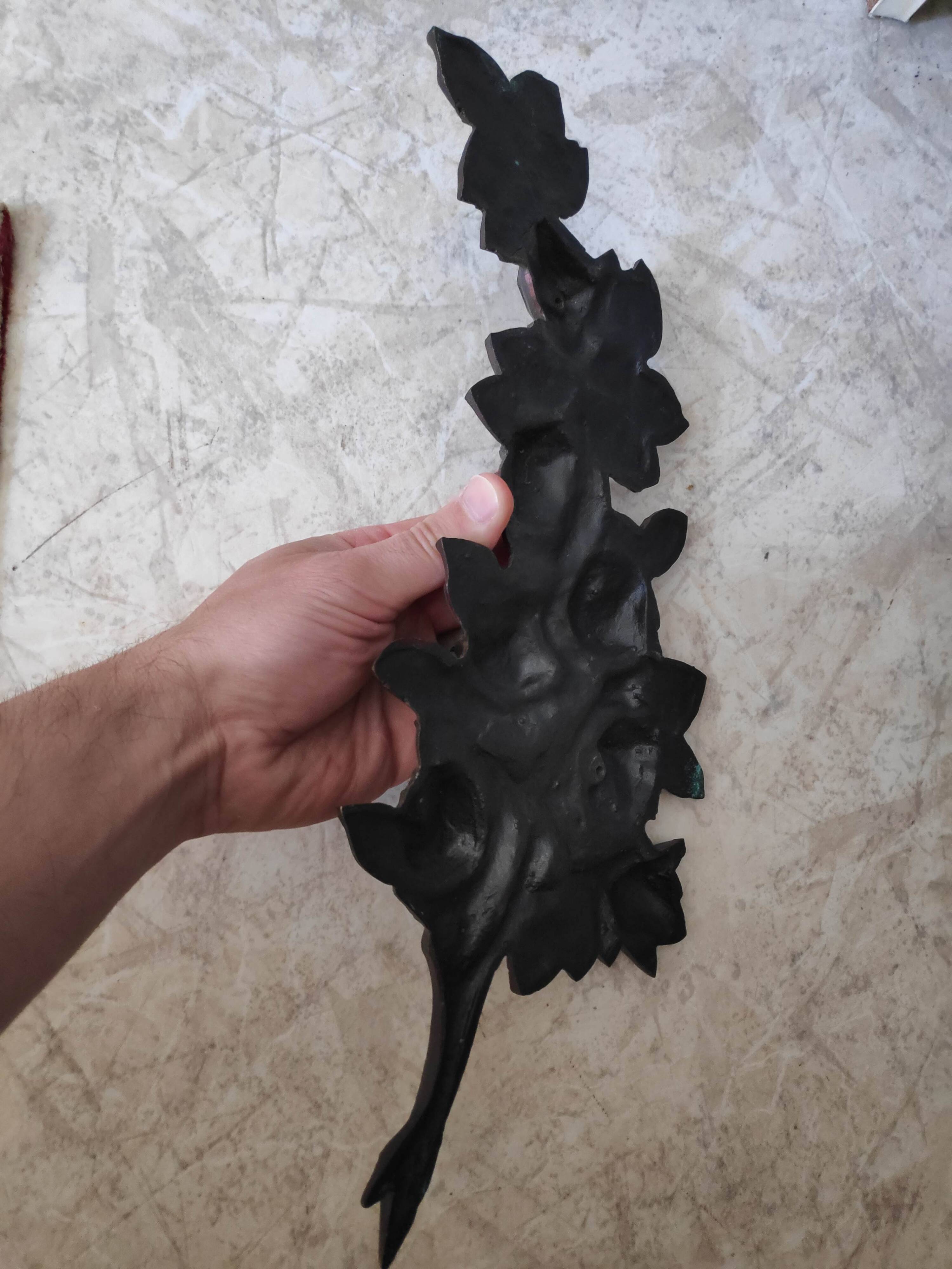 Ornamental plaque pediment (D-0016)