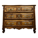 Commode Lyonnaise galbée époque Louis XV en noyer massif vers 1750