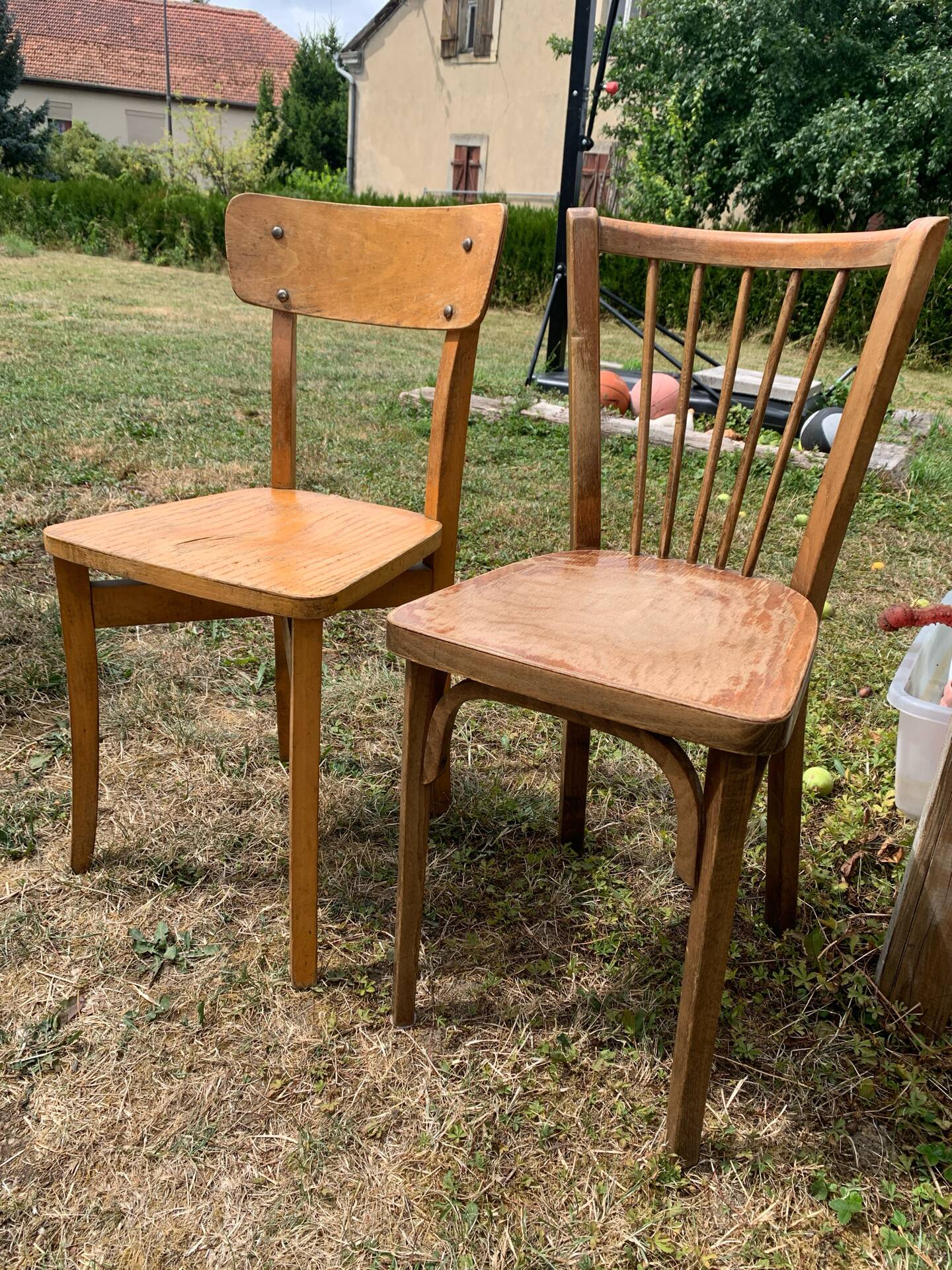 Duo de Chaises Vintage dont une Baumann Authentique – "Dans leur jus"