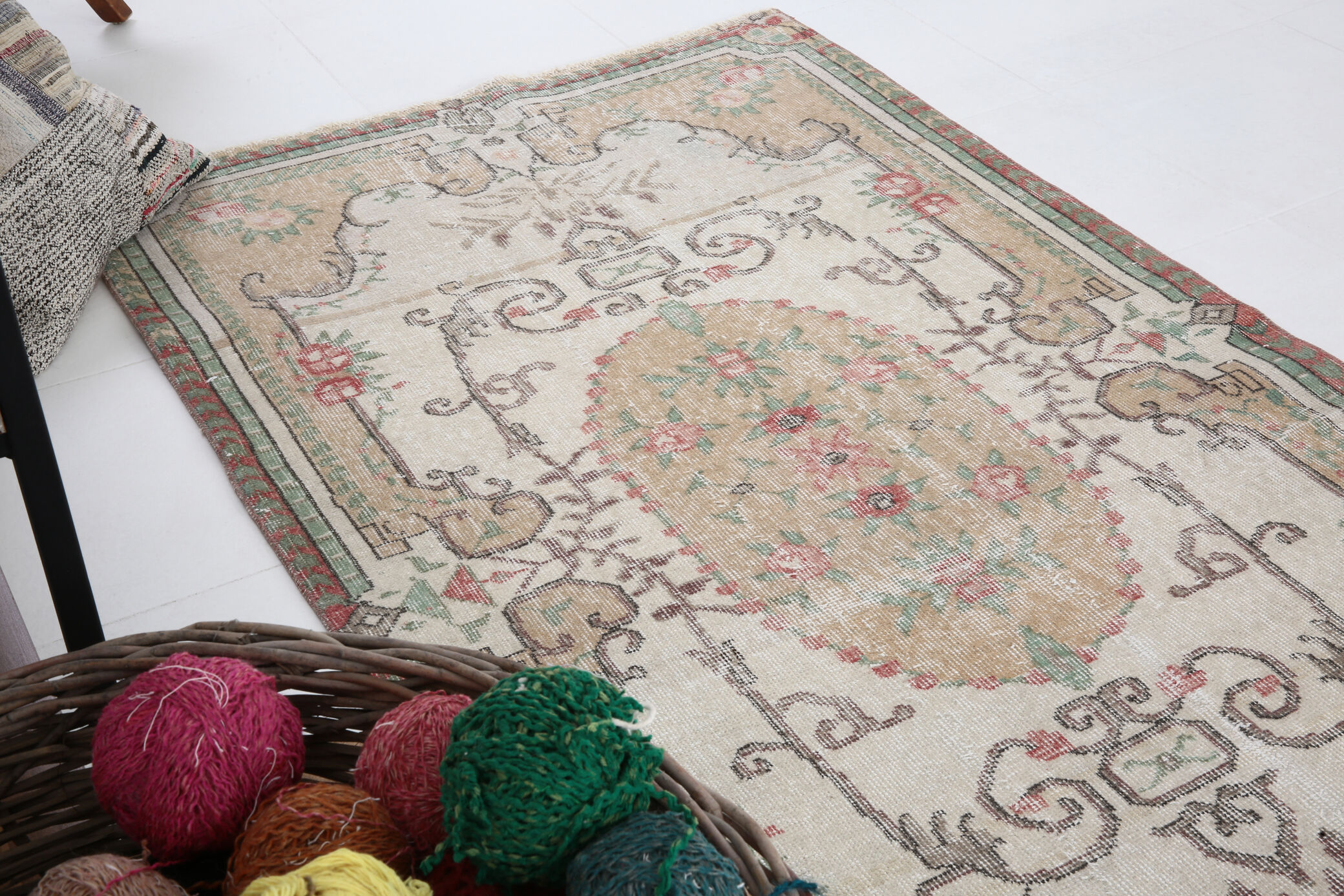 3x6 Shades Of Beige Turkish Rug, 204x106Cm