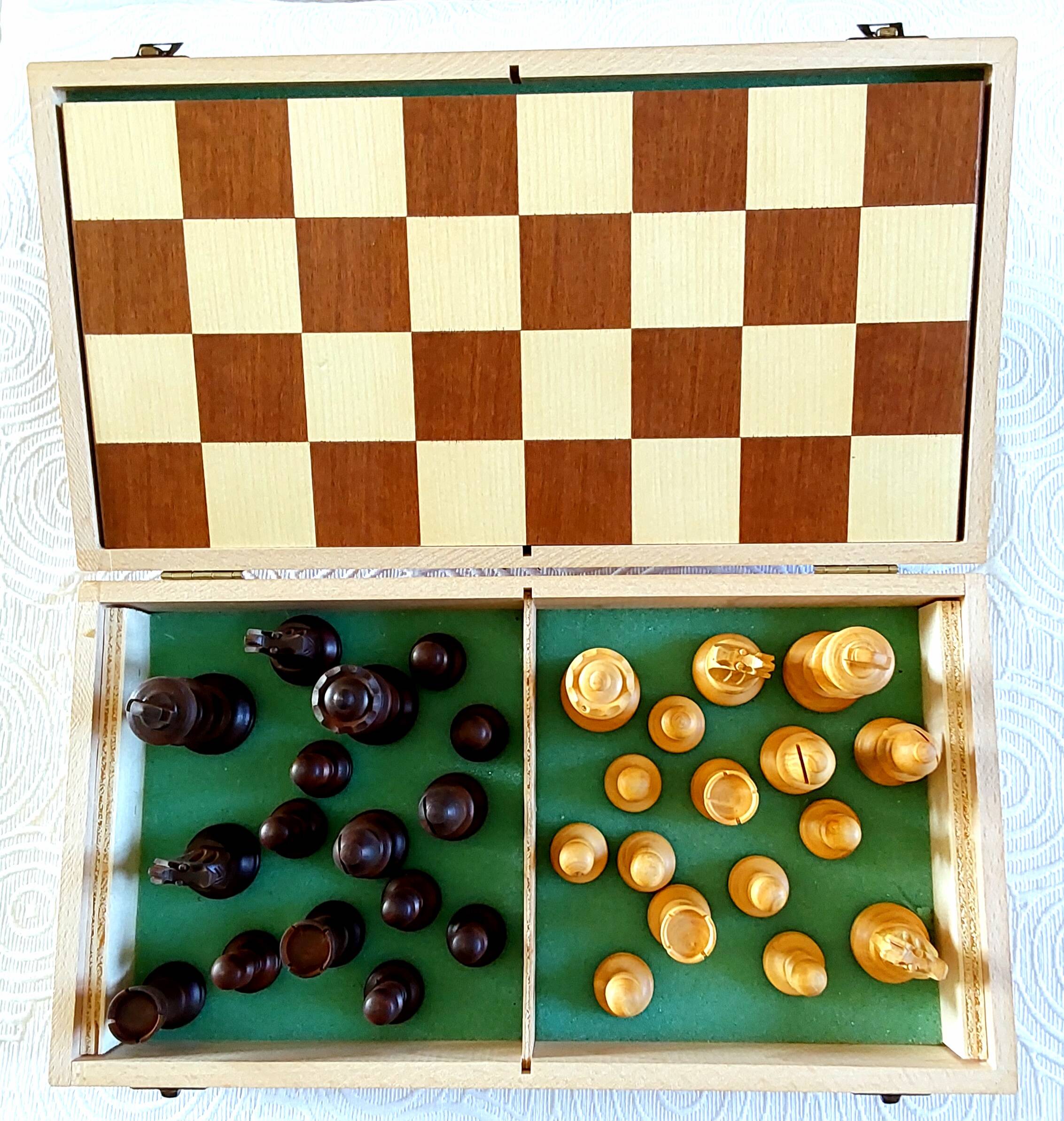 Vintage lardy international chess set
