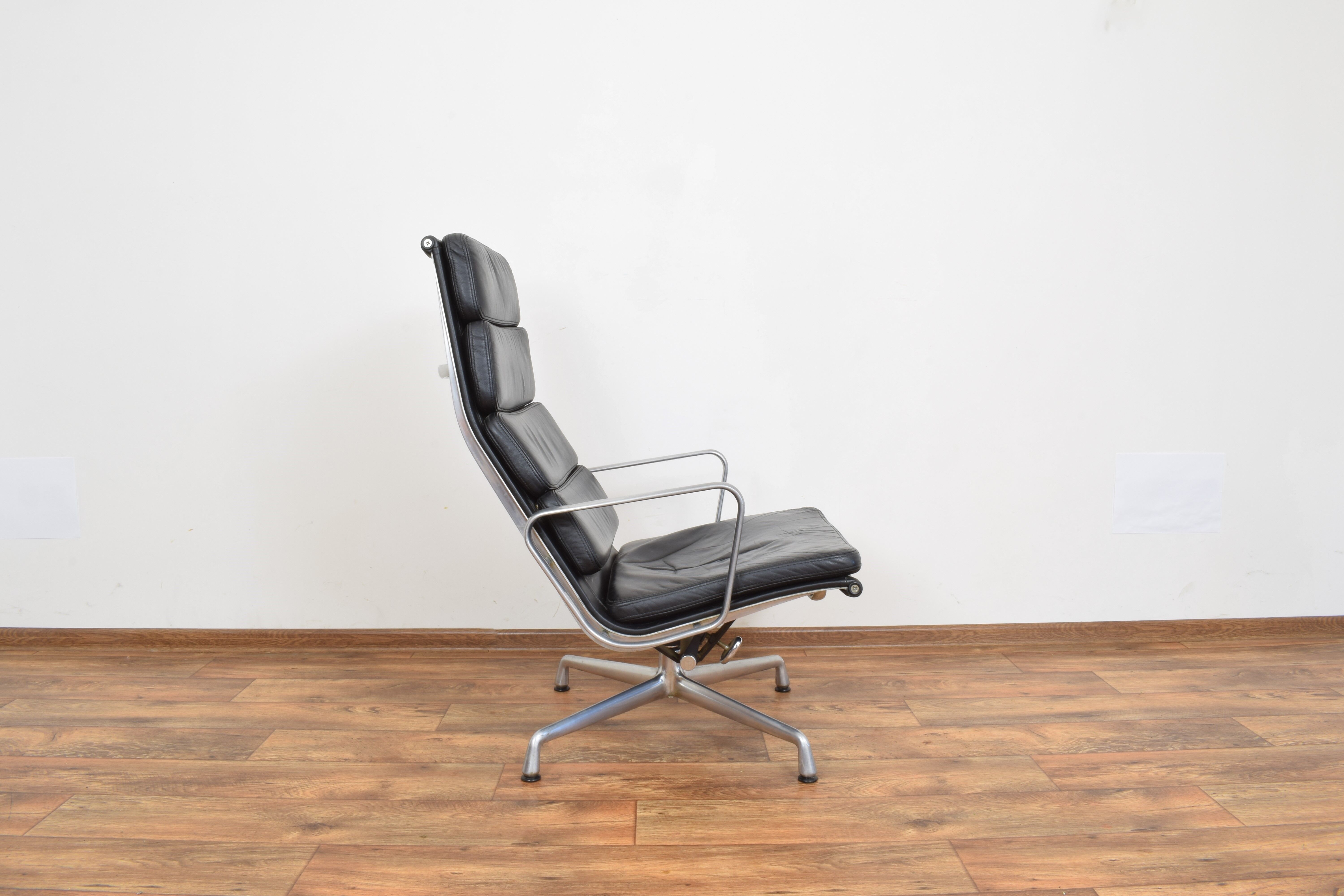 Model EA222 lounge chair by Ray & Charles Eames for Vitra, 1980s