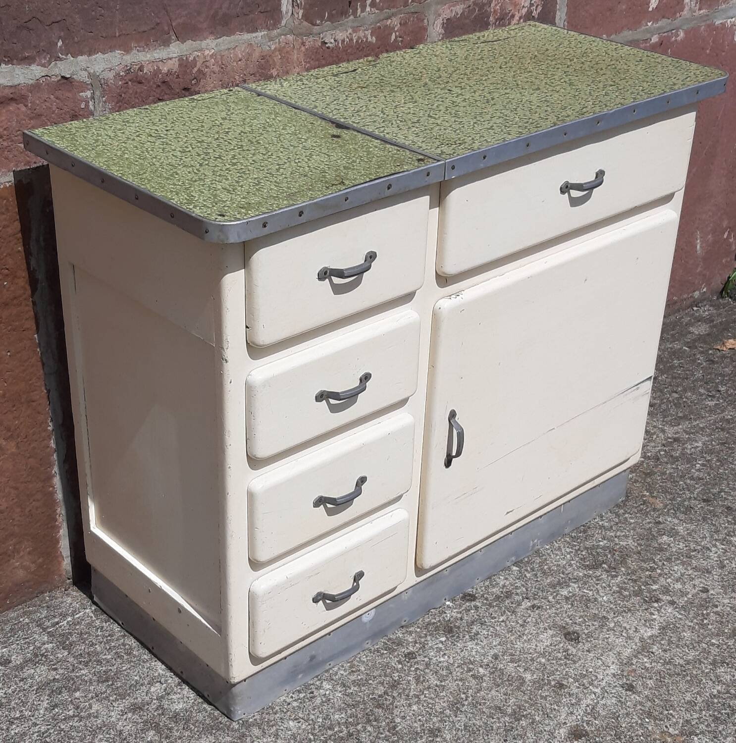 Kitchen buffet (1950s)