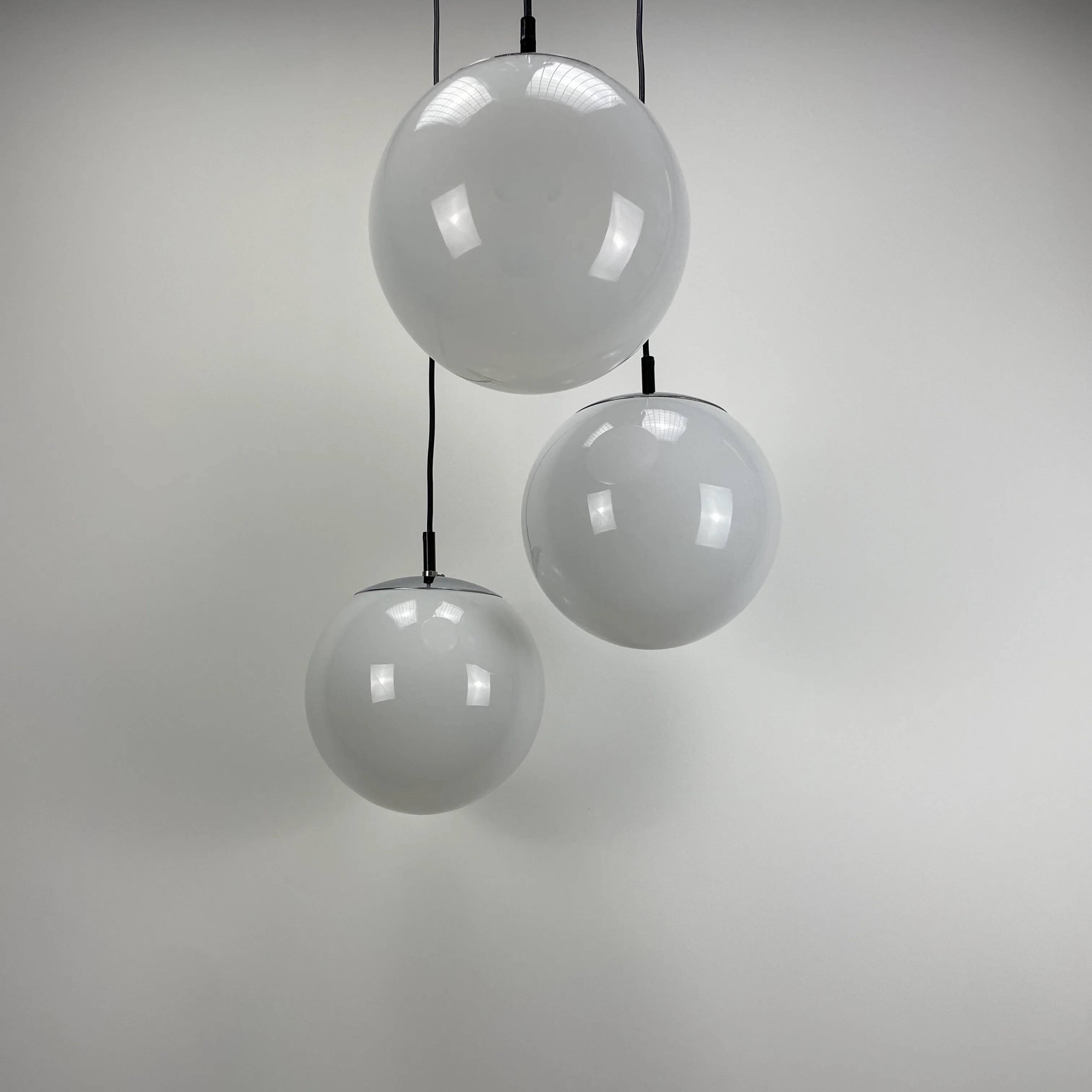 Suspension globe cascade MIST by RAAK Amsterdam 'Morning Mist', pendant lamp, 1970