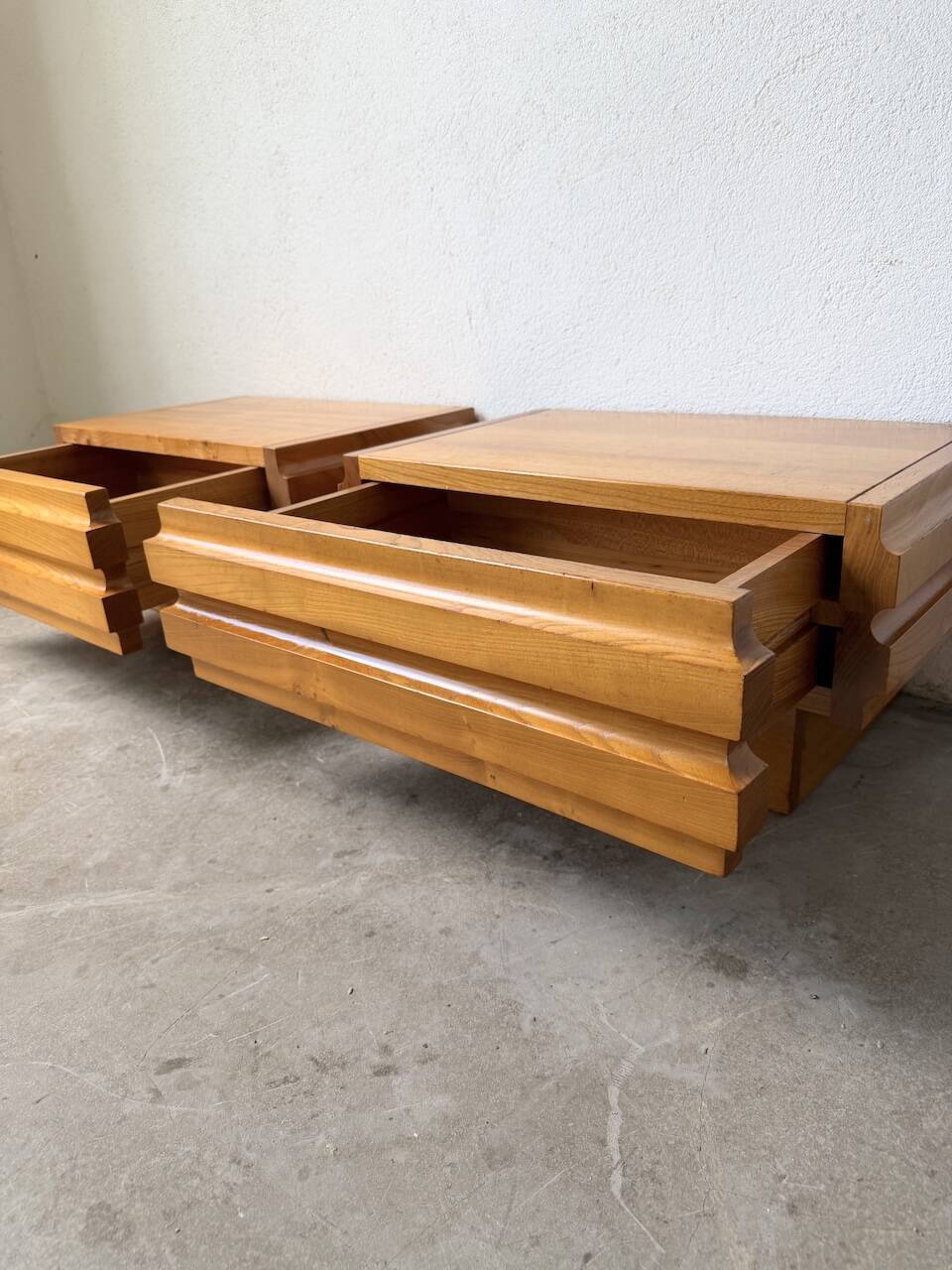 Paire de chevets en orme Maison Regain
