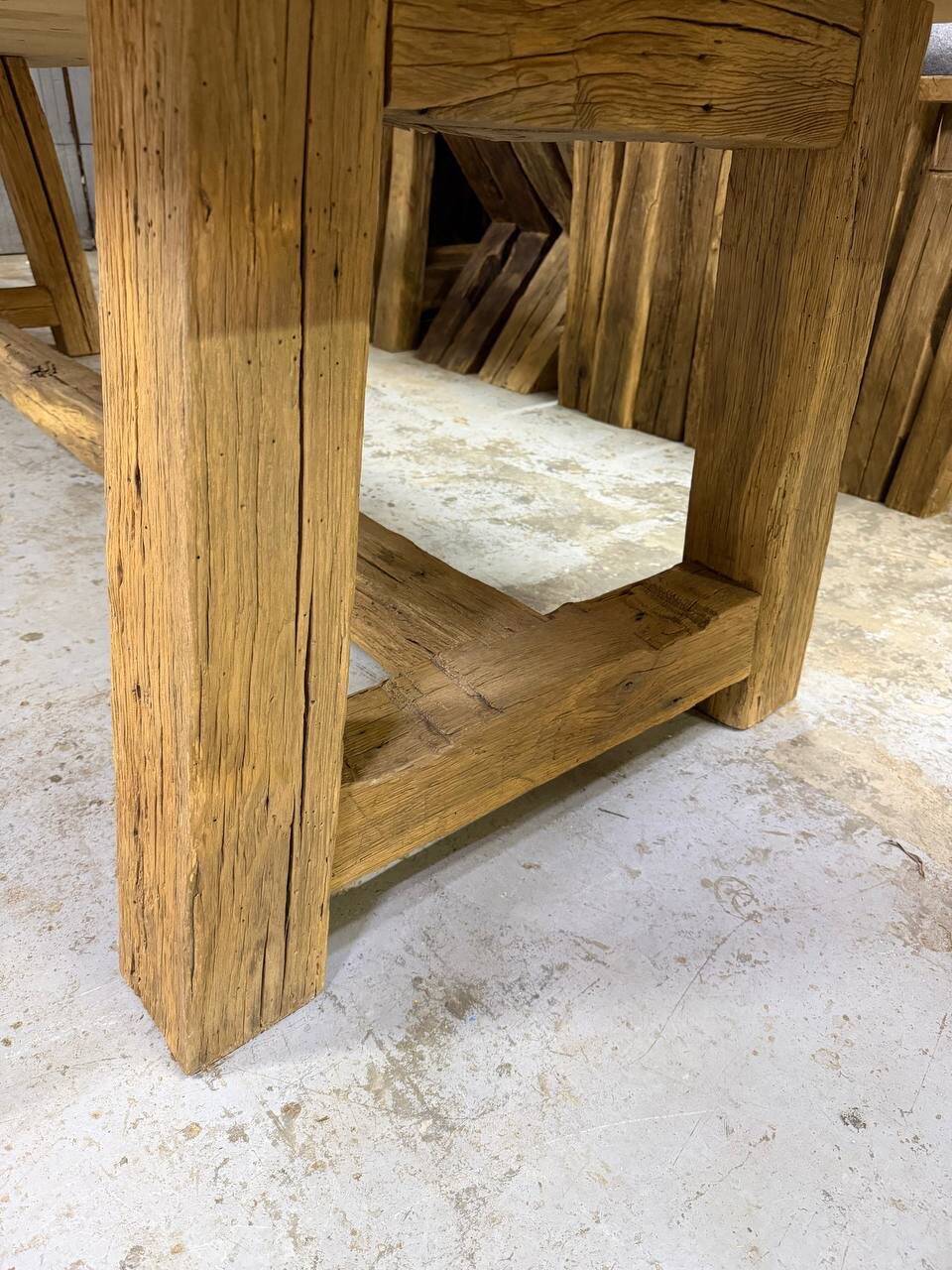 Solid oak table in Provençal style