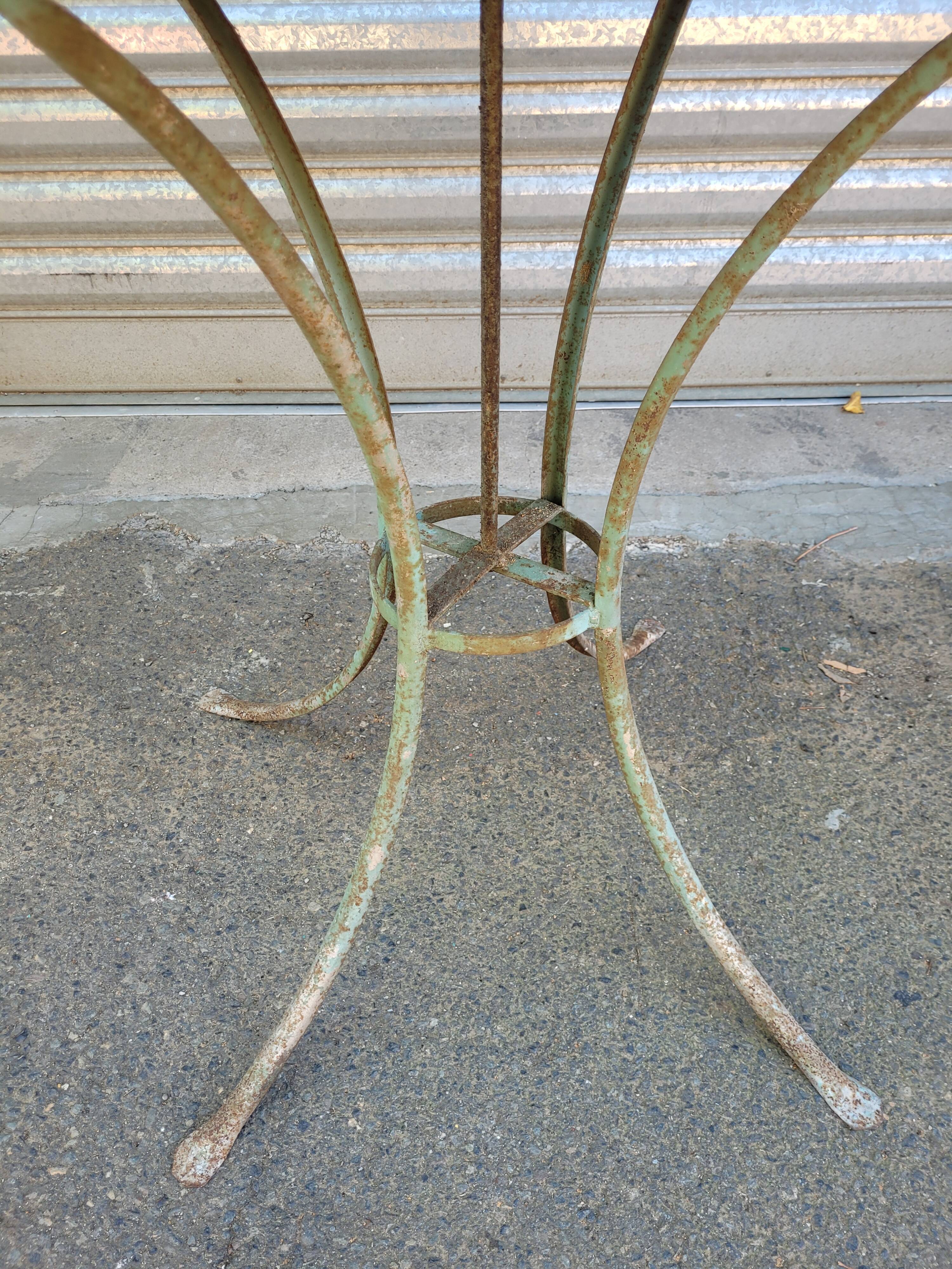 Tabletop bird cage