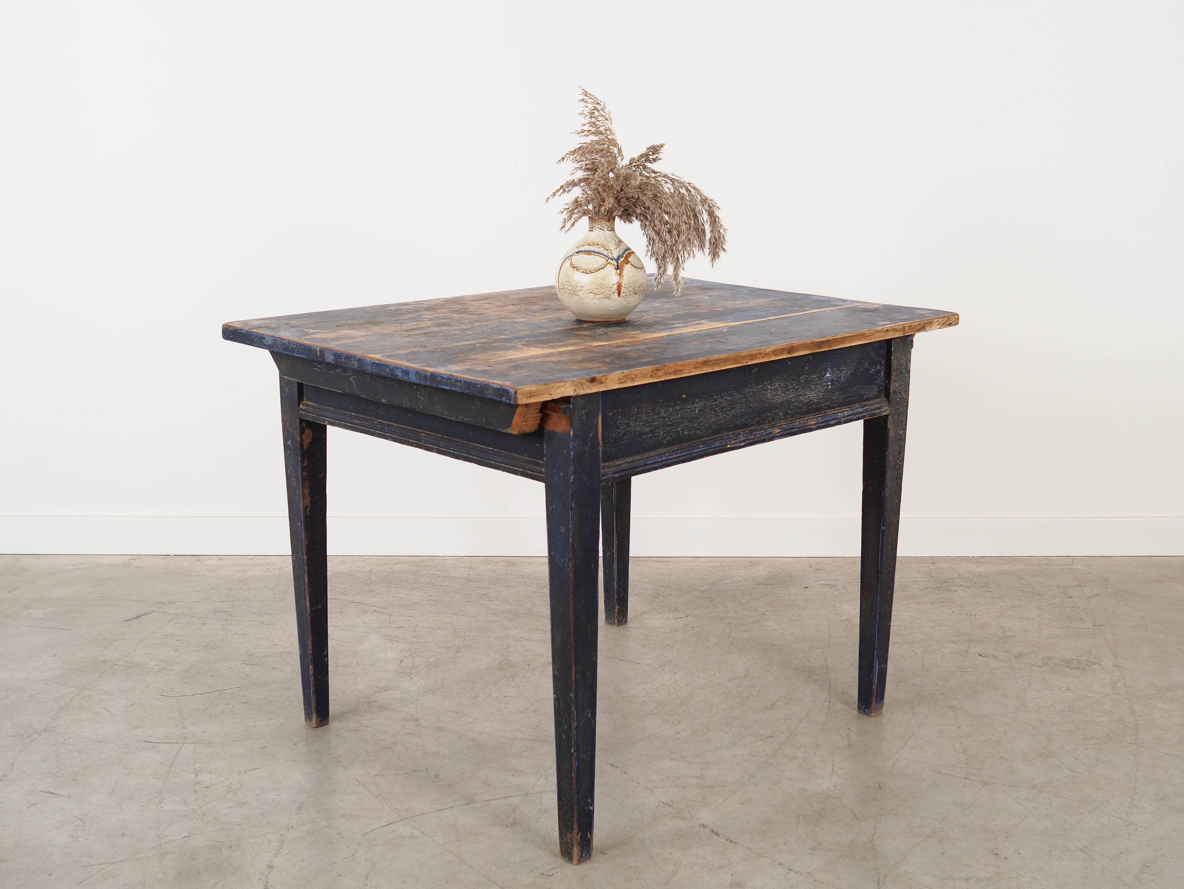 Table en pin, design danois, années 1940, fabriquée au Danemark