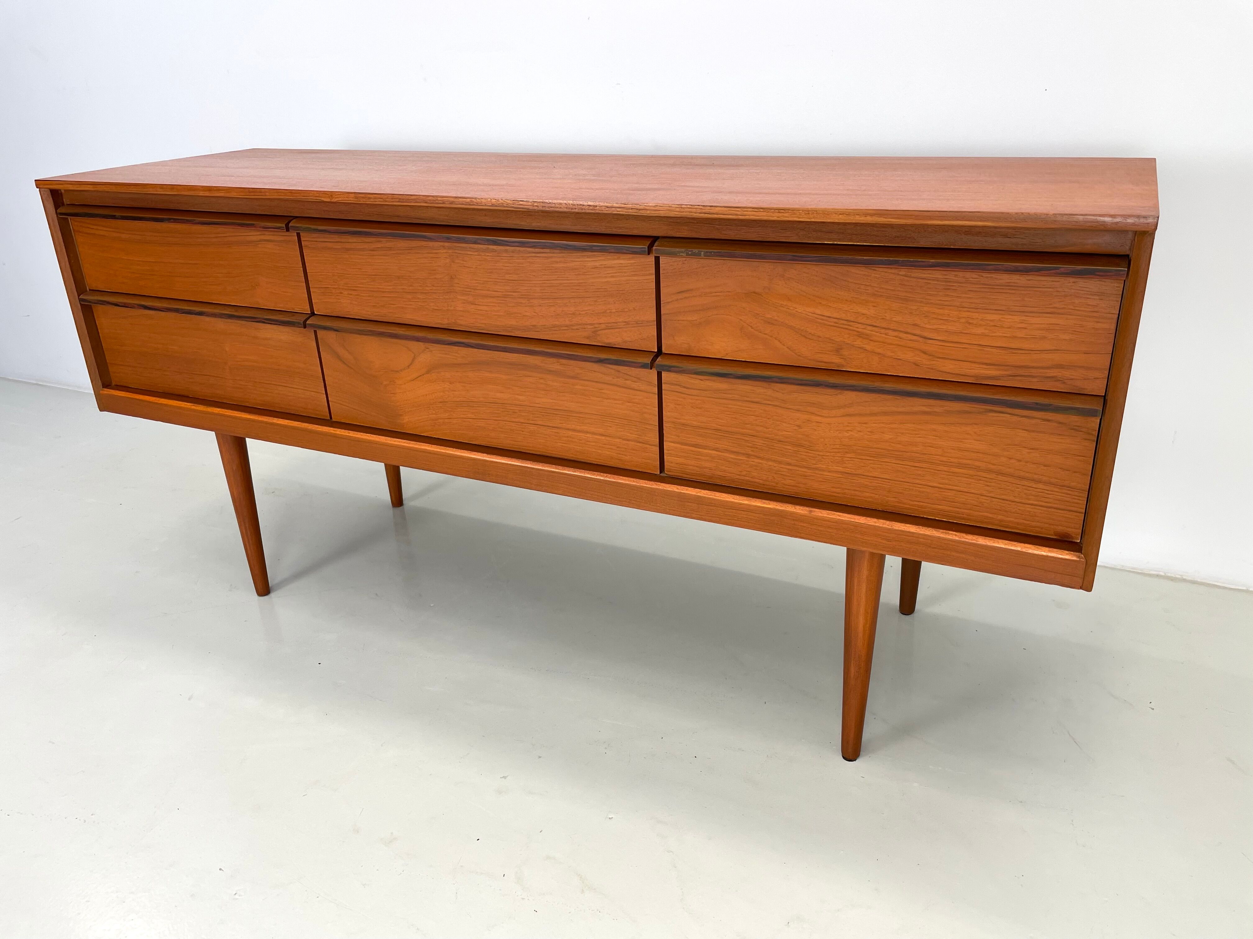 Vintage Austinsuite sideboard 1960's