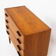 Commode en teck de V-form (Belgique, années 1960).