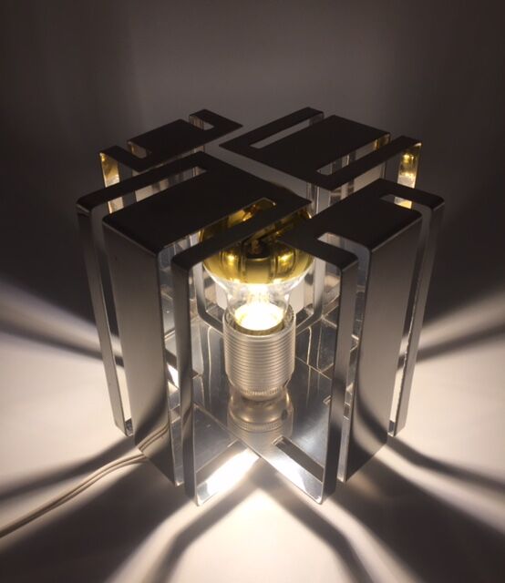 Table lamp