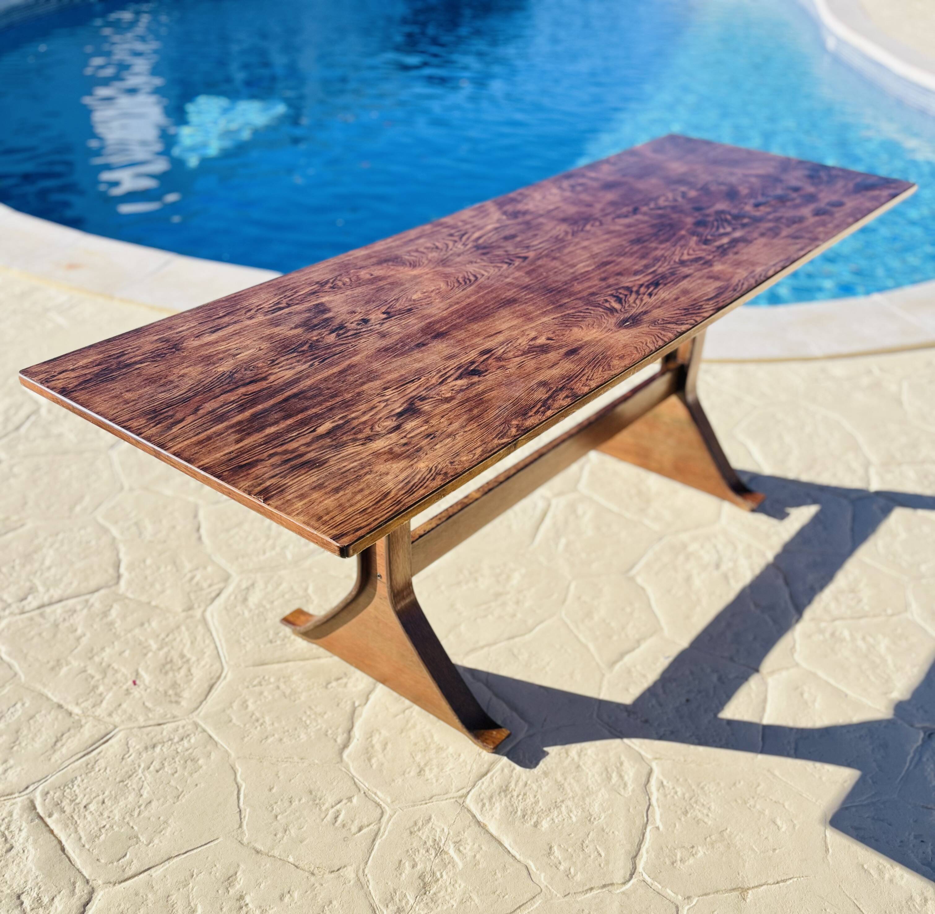 Vintage Gianfranco Frattini table for Bernini model 522 G