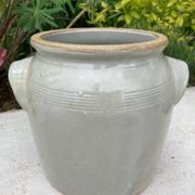 Light grey ceramic jar