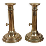 Ancienne paire de bougeoirs en laiton