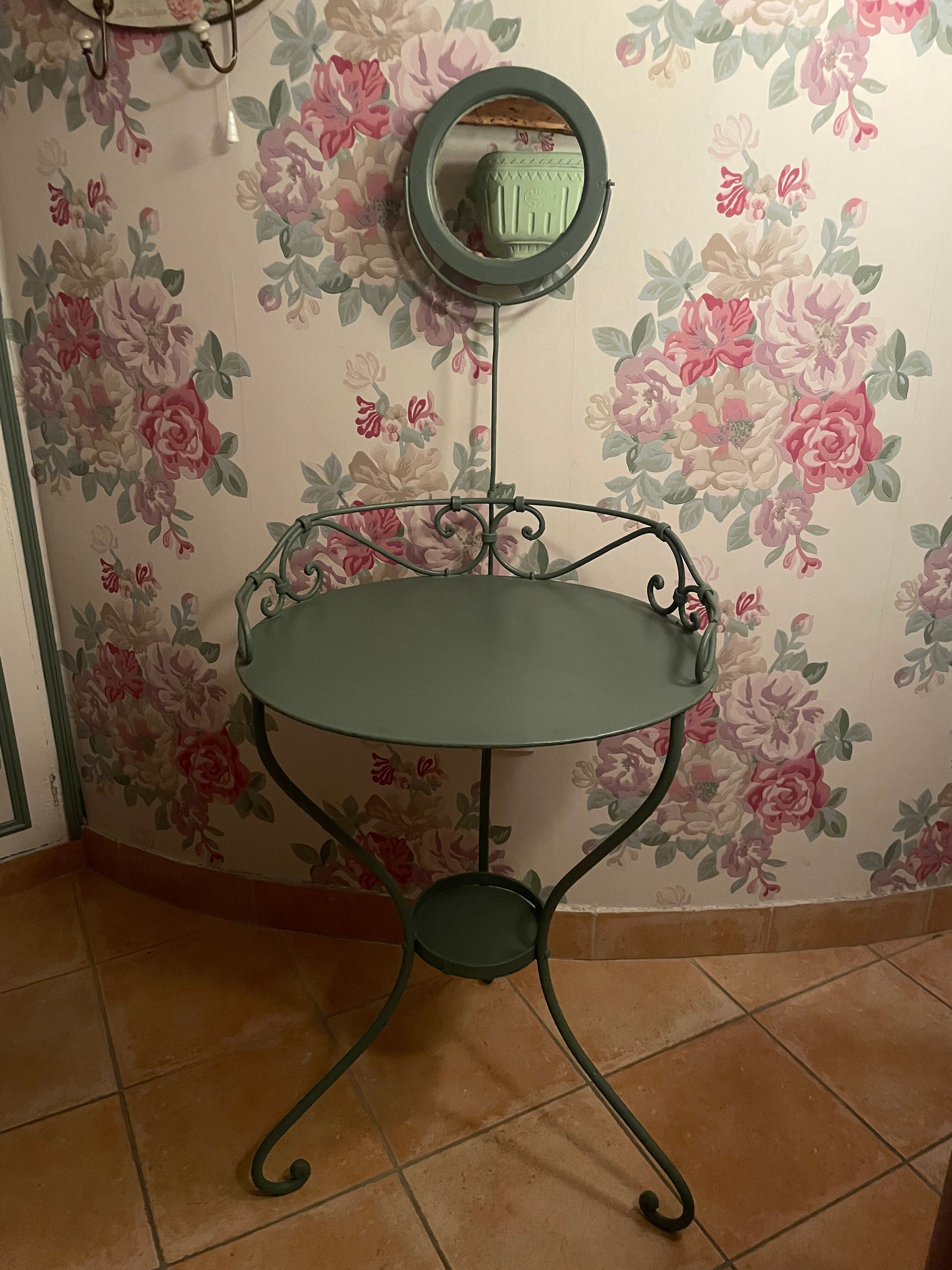 Coiffeuse en fer forgé , miroir hauteur réglable