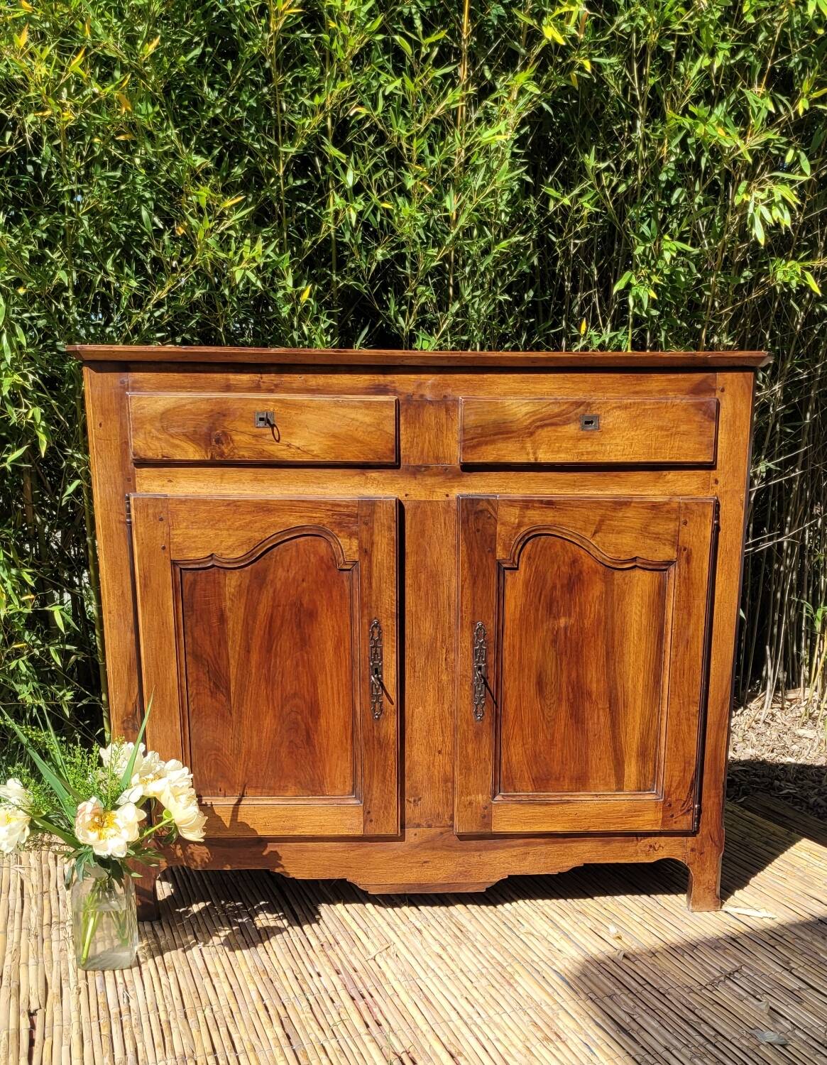 Large Louis XV country sideboard in walnut