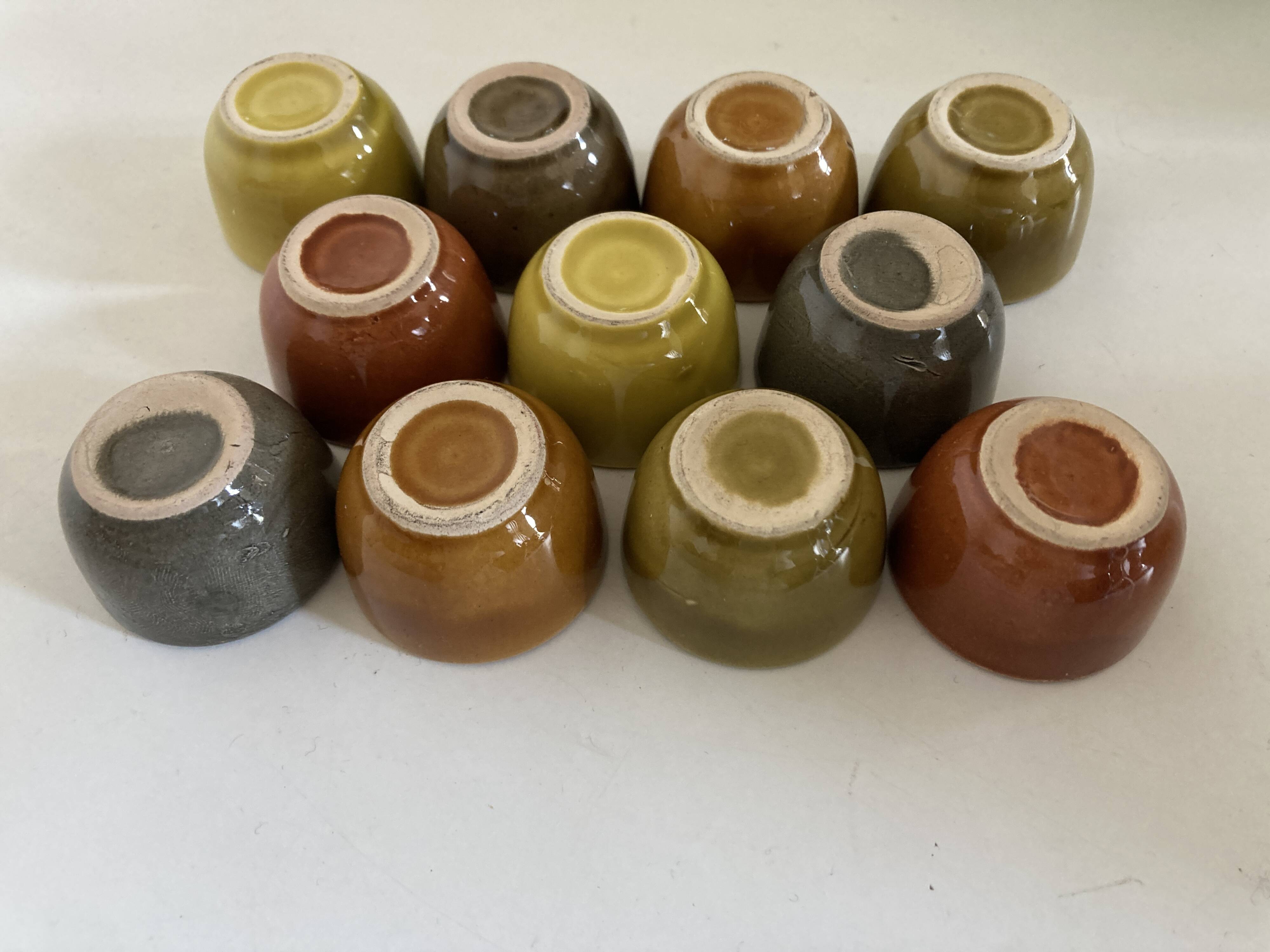 Set de 11 coupelles en terre cuite vernissée 1960