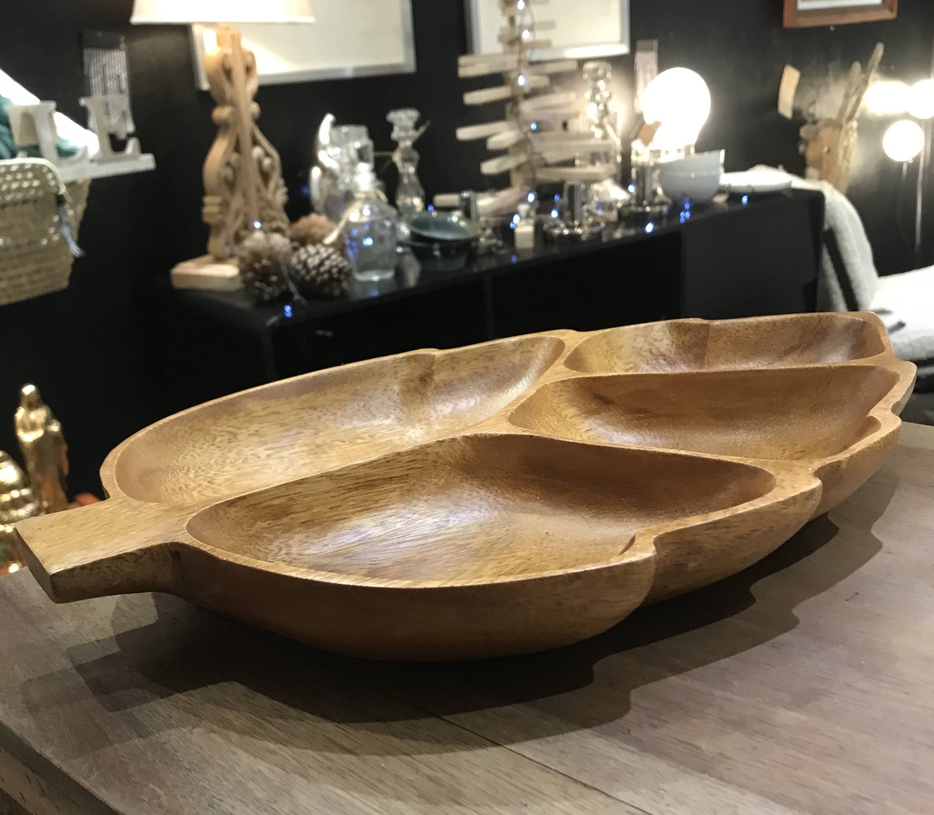 Acacia wood leaf serving dish