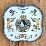 Plat ancien Gien - XIXe – Faïence Renaissance italienne – Décor grotesque et allégorique, 26,5 cm