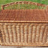 Wicker chest