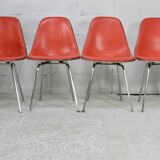Ray & Charles Eames, édition Herman Miller, set de 4 chaises oranges. Circa 1960