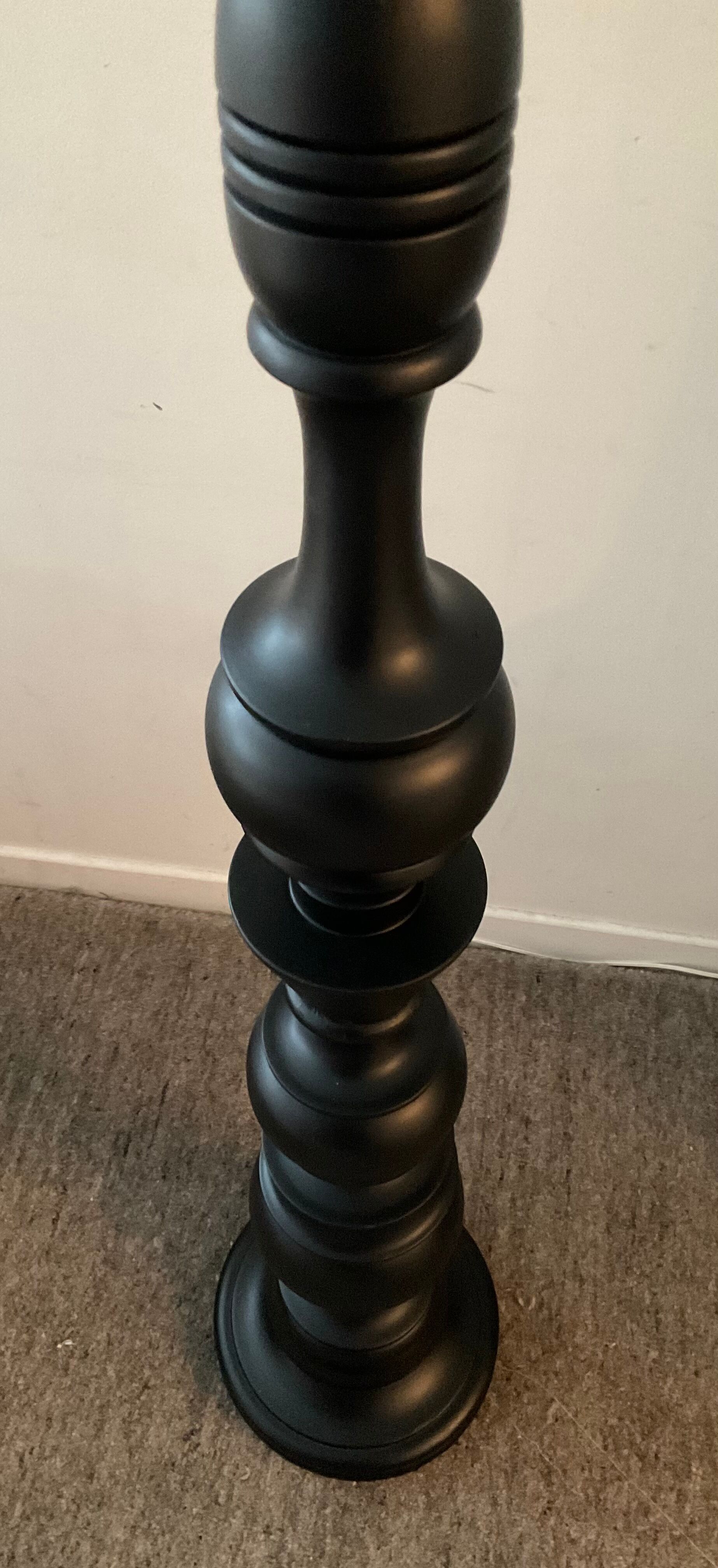 Vintage "Lamppost" in opaline and wood 6 fires