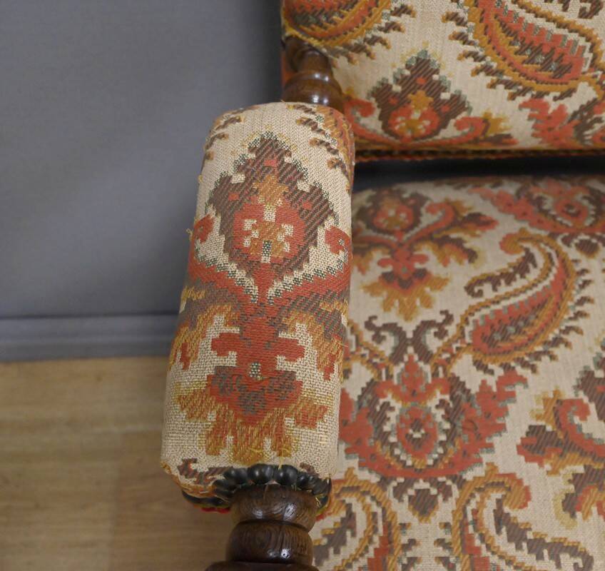 Ornamental armchair in oak, Louis XIII style – Early 20th century