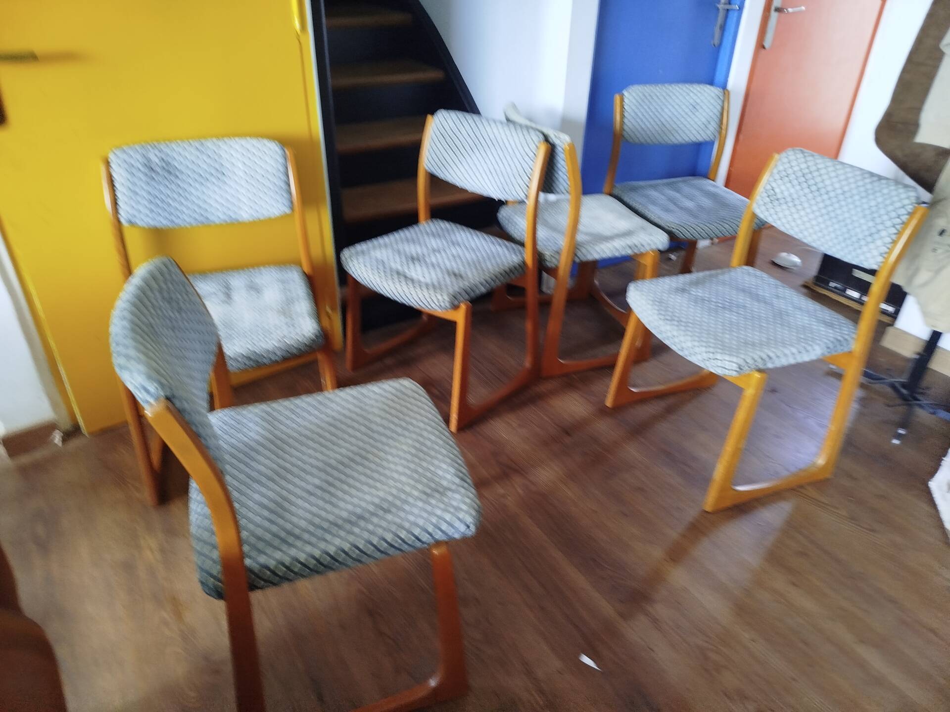Ensemble de 6 chaises traineau, années 70
