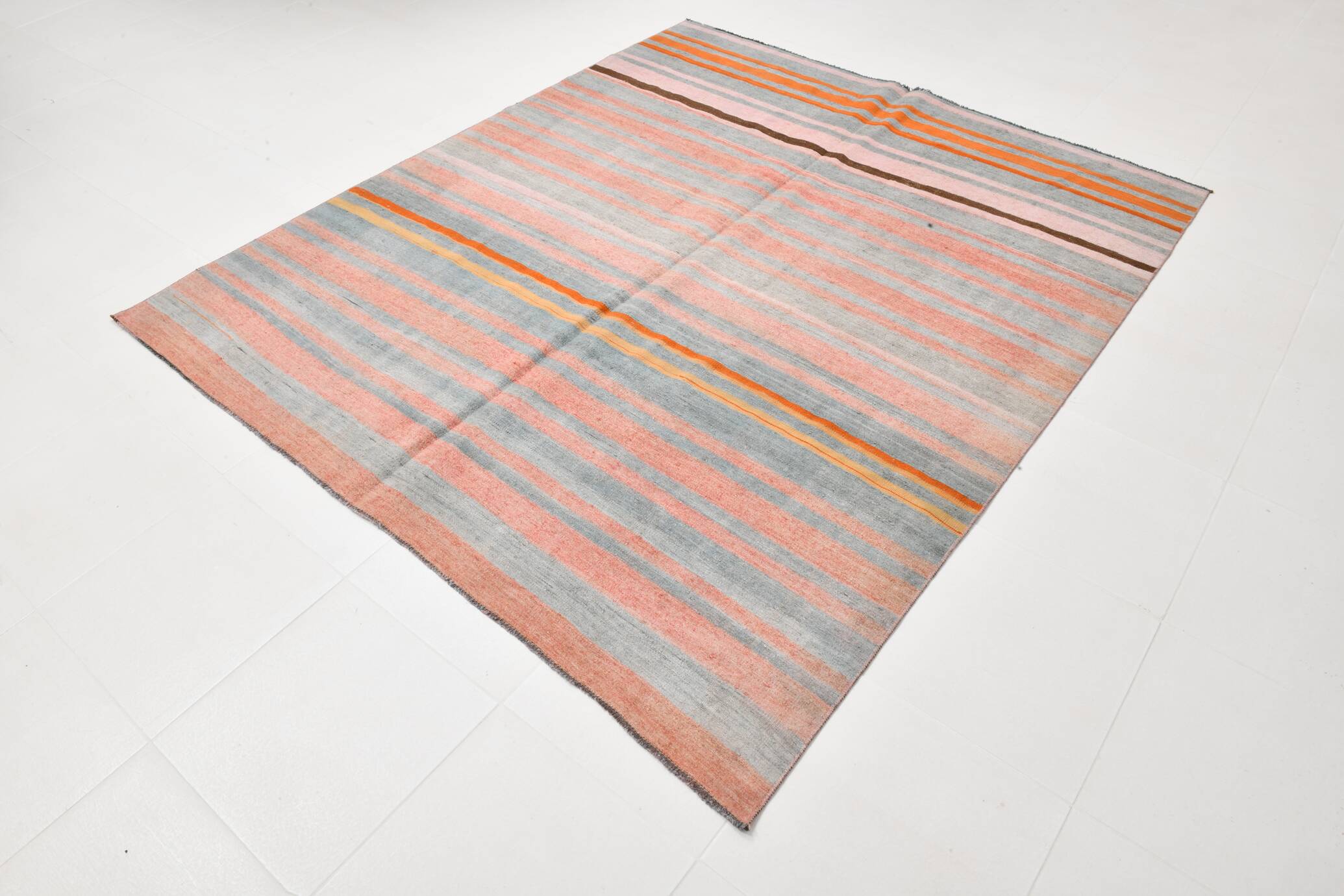 Tapis Kilim bohème rouge pâle et vert, 193 x 222 cm
