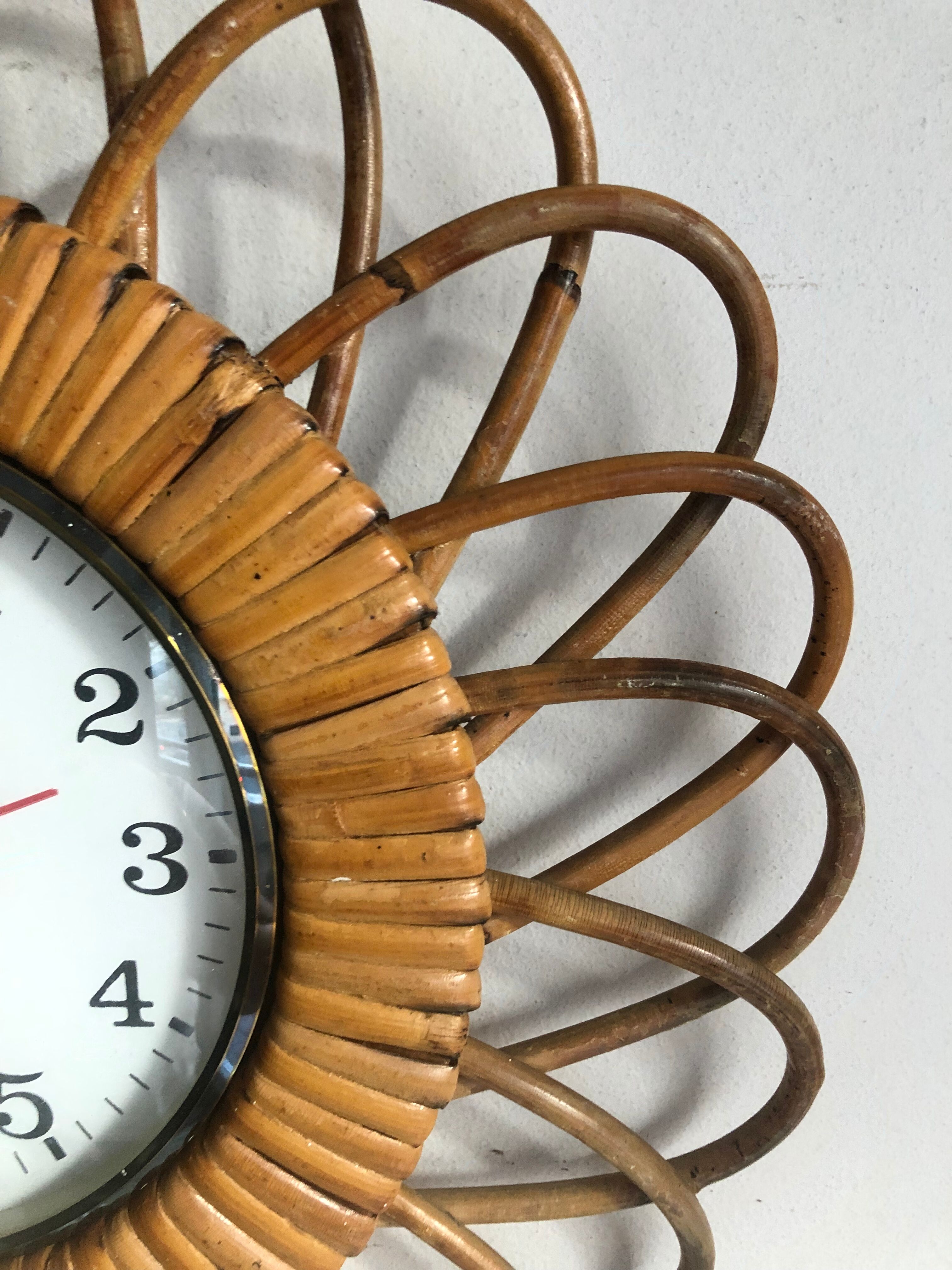 Rattan star clock