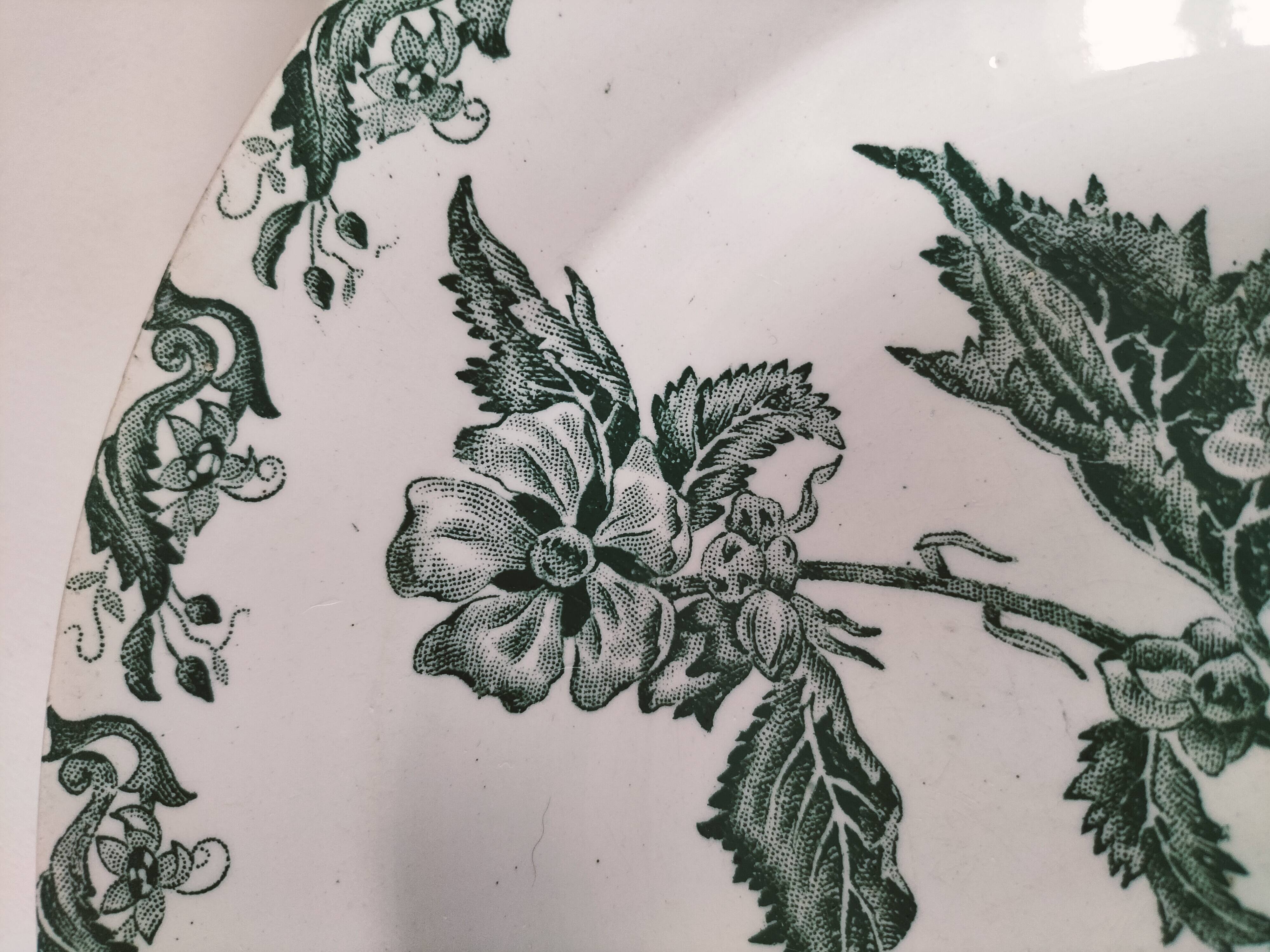 Plate by A. Lebacqz & M. Bouchart, green floral decoration, Richelieu model