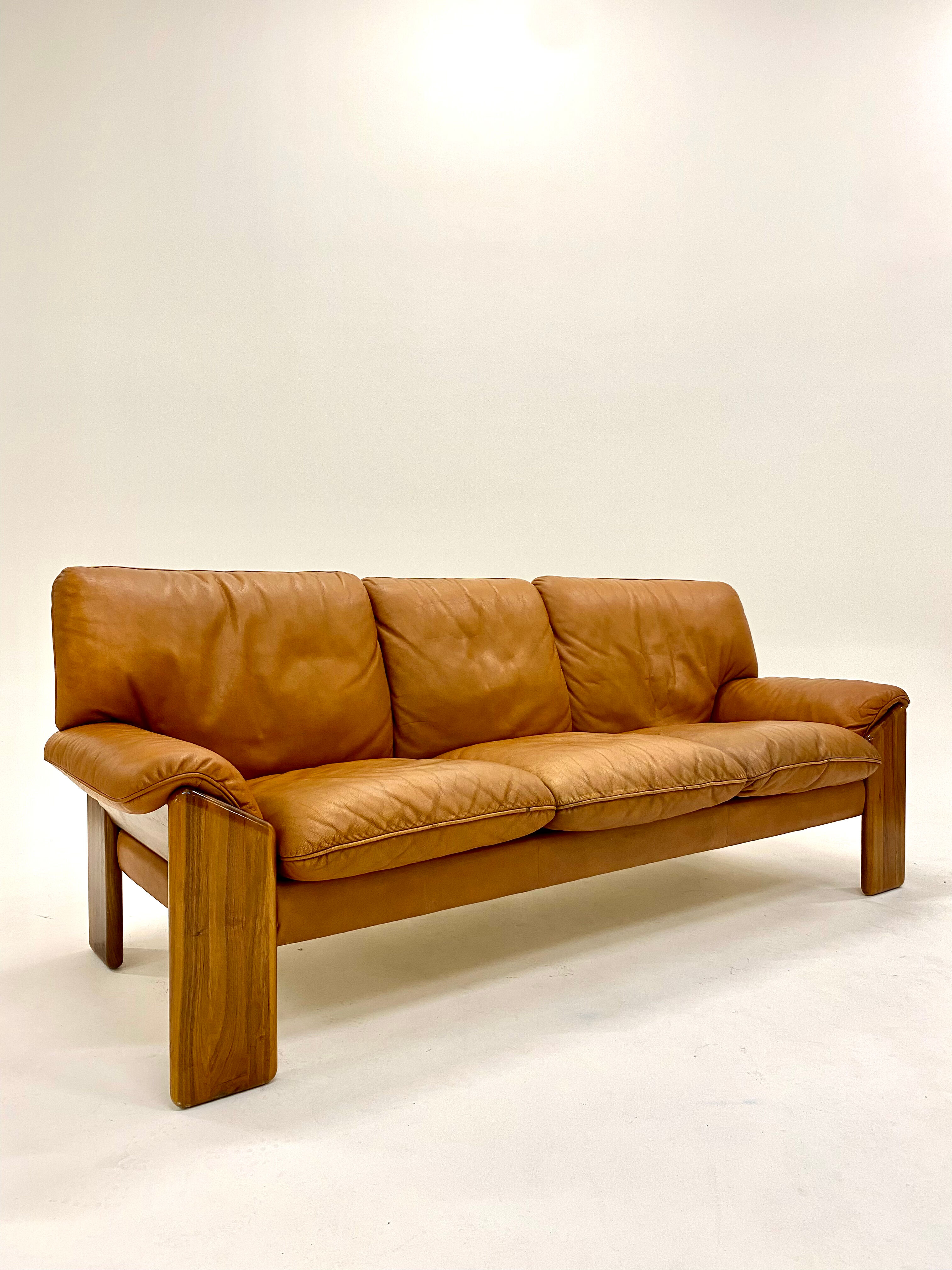 Cognac Leather Sofa By Sapporo For Mobil Girgi, Italy 1970s