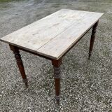 Farm table