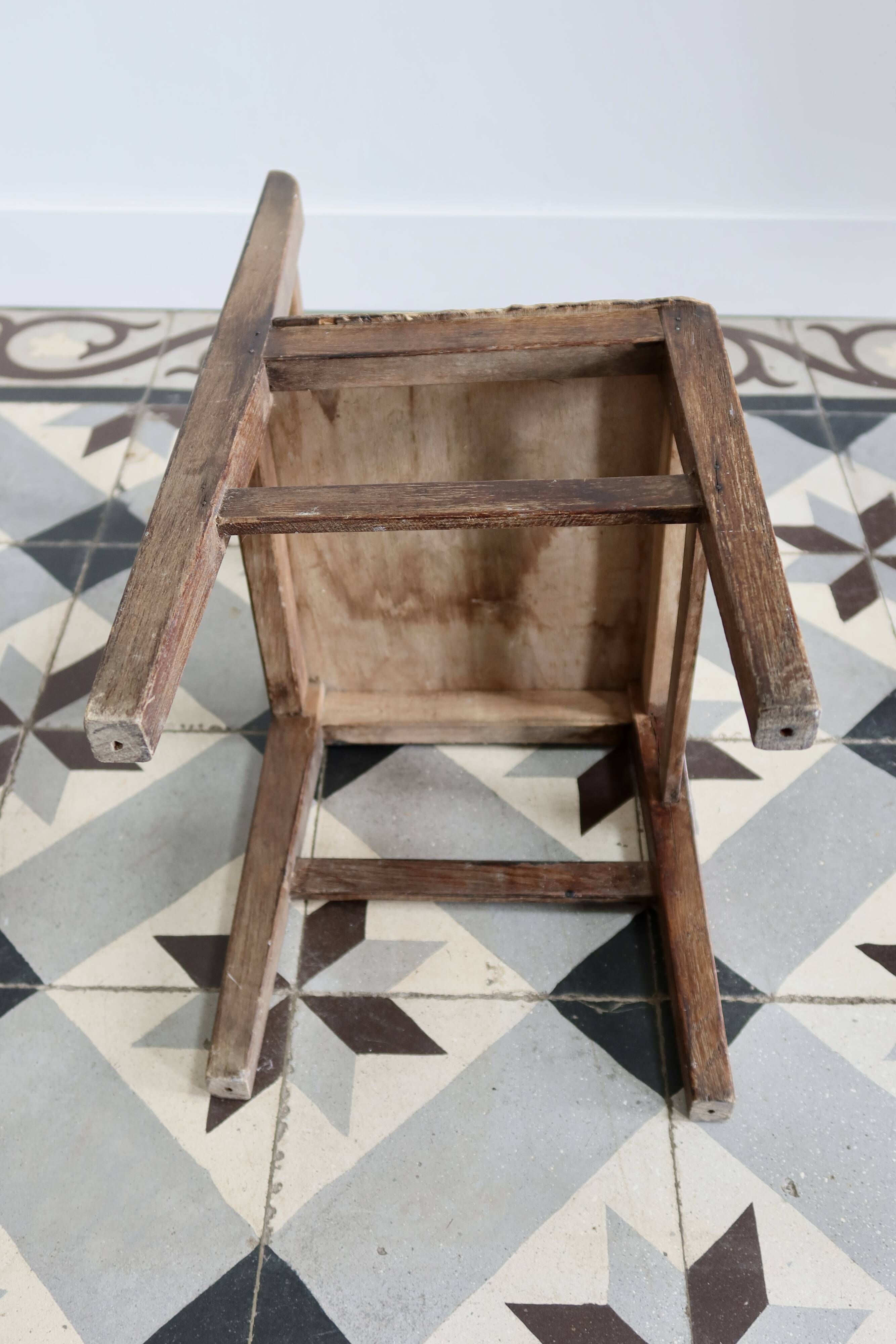 Chaise d’enfant ancienne en bois