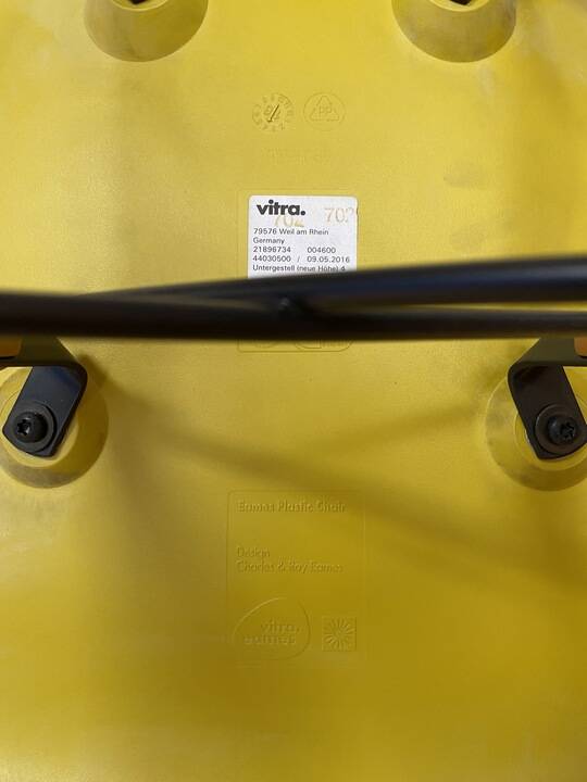 Chaise Originale Vitra Eames  jaune